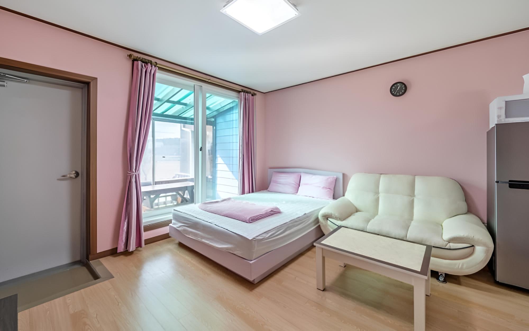 Room (Aengcho (Studio))