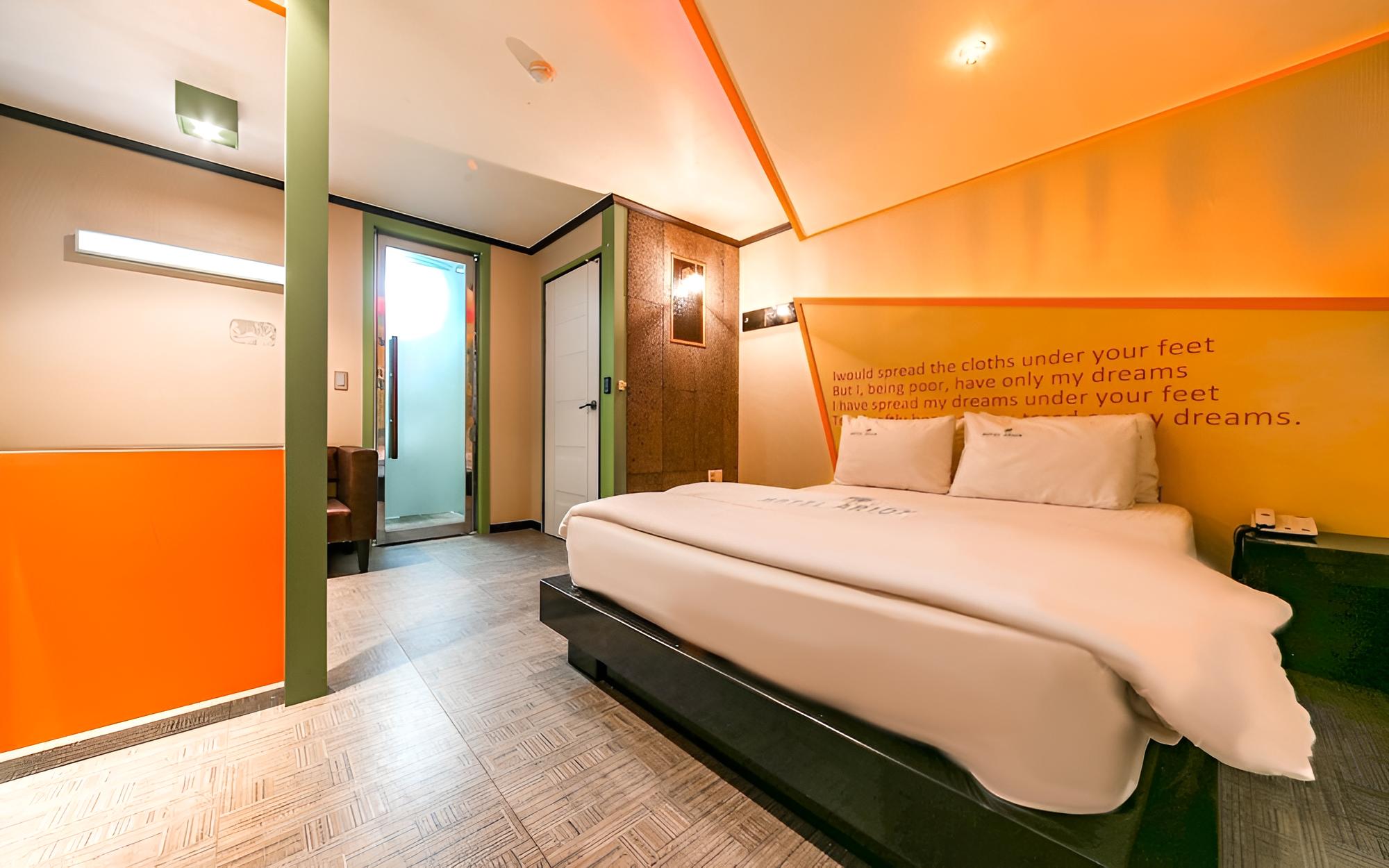 Room (Standard)