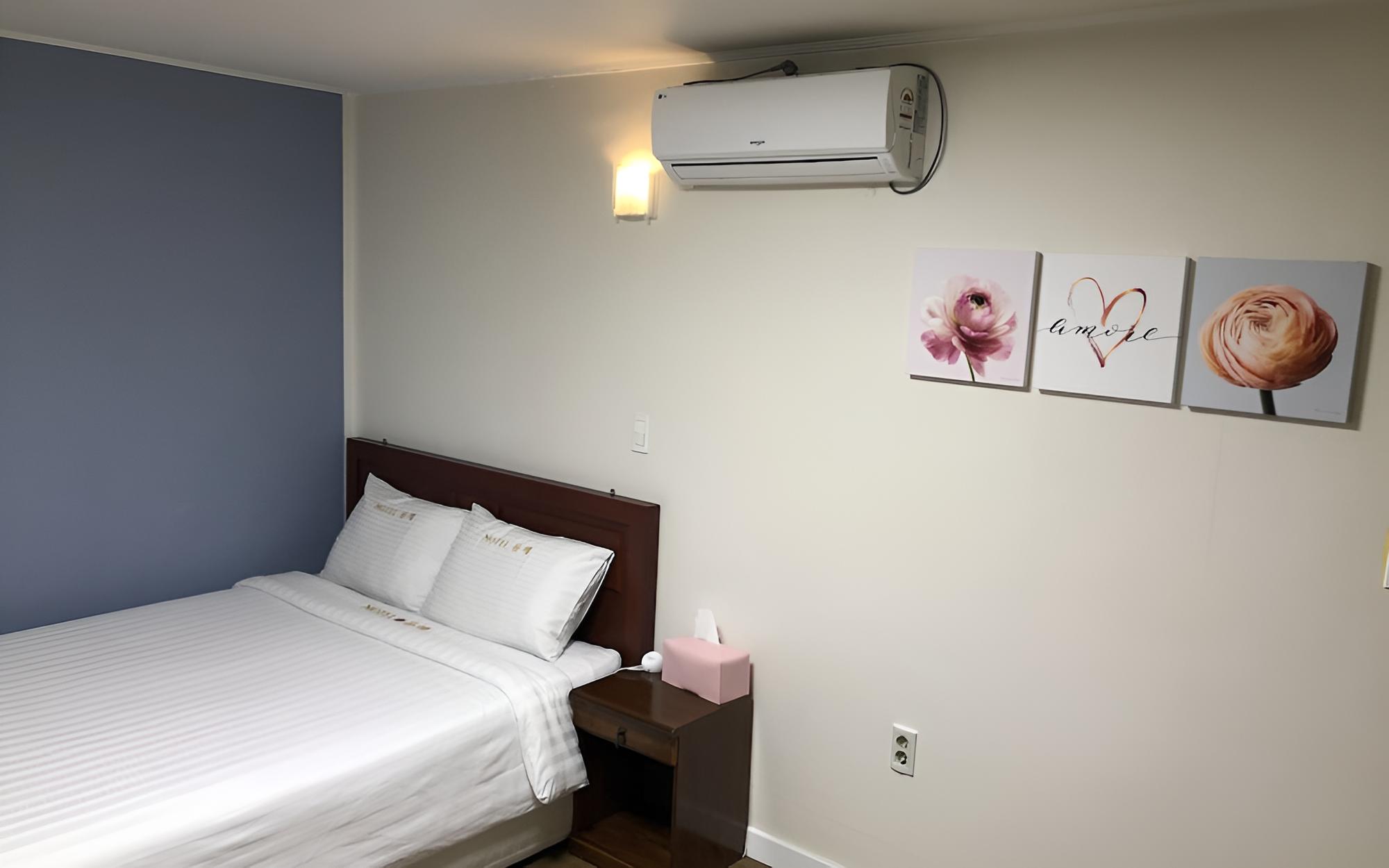 Room (Standard Room) - Photo 7