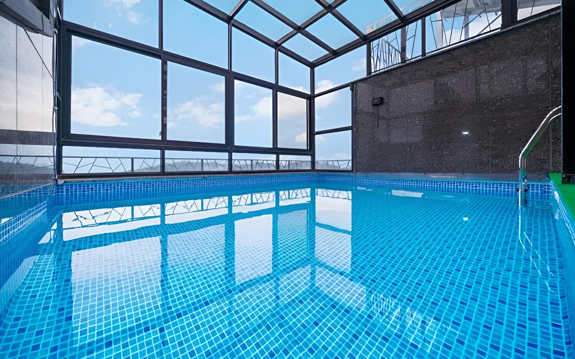 Room (Room 201 (Pool Villa Whirlpool Spa))