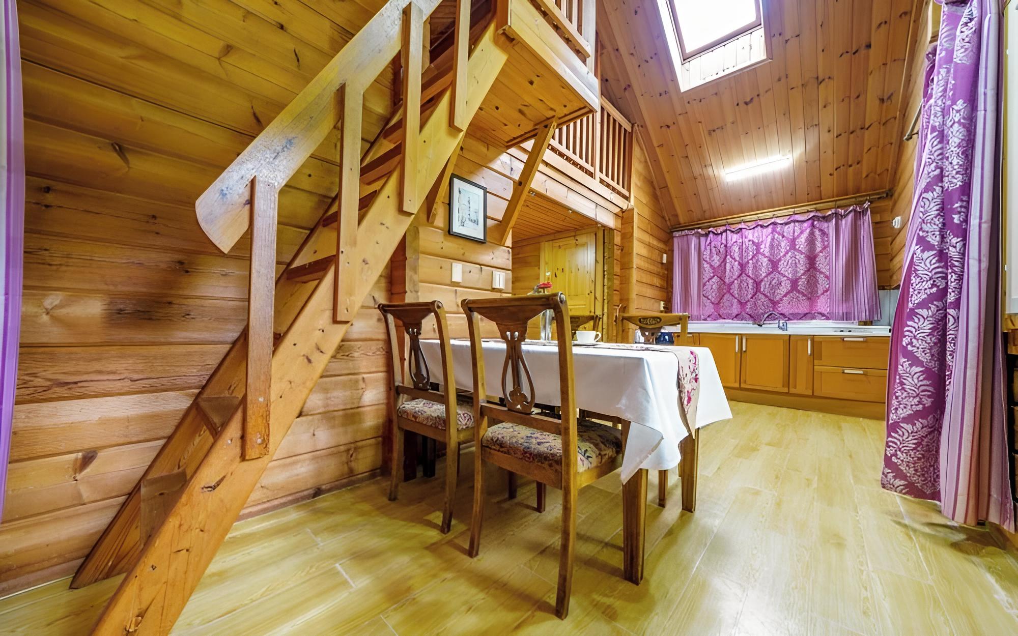 Room (Group 2 (Duplex))