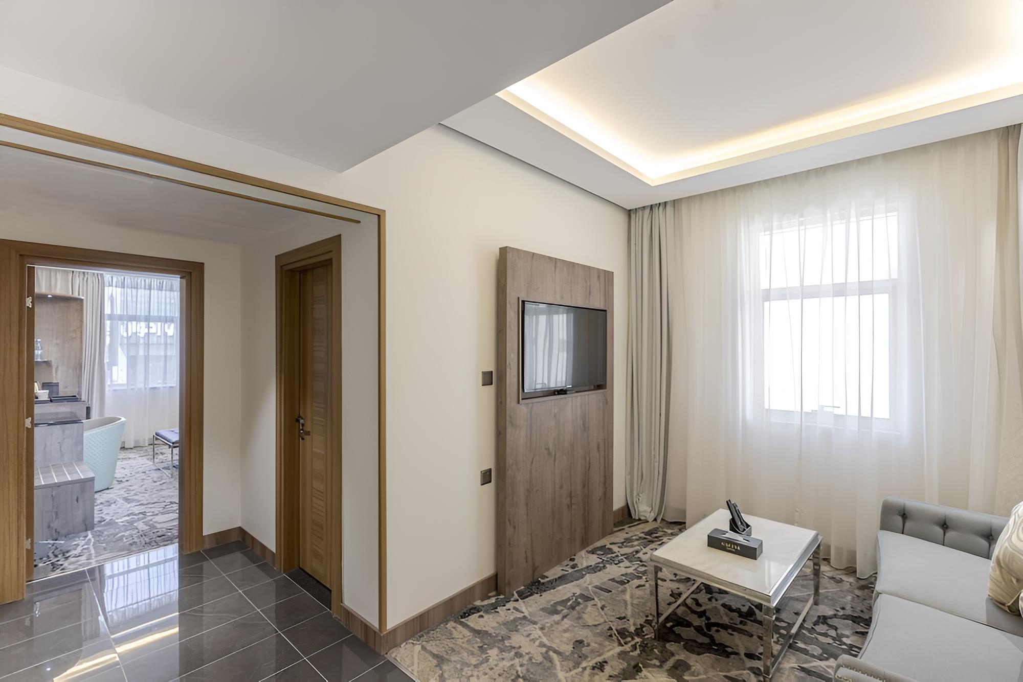 Signature Suite