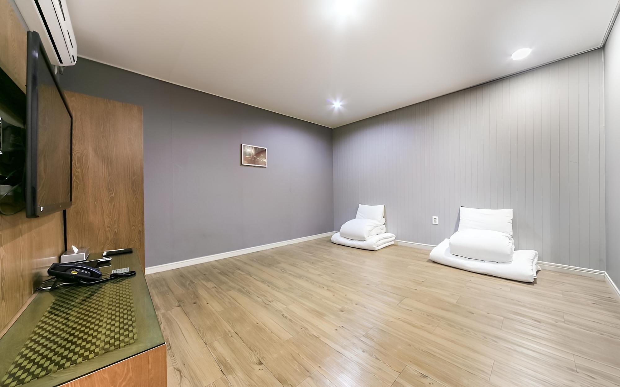 Room (Ondol (System heating/cooling/soundpr) photo 1