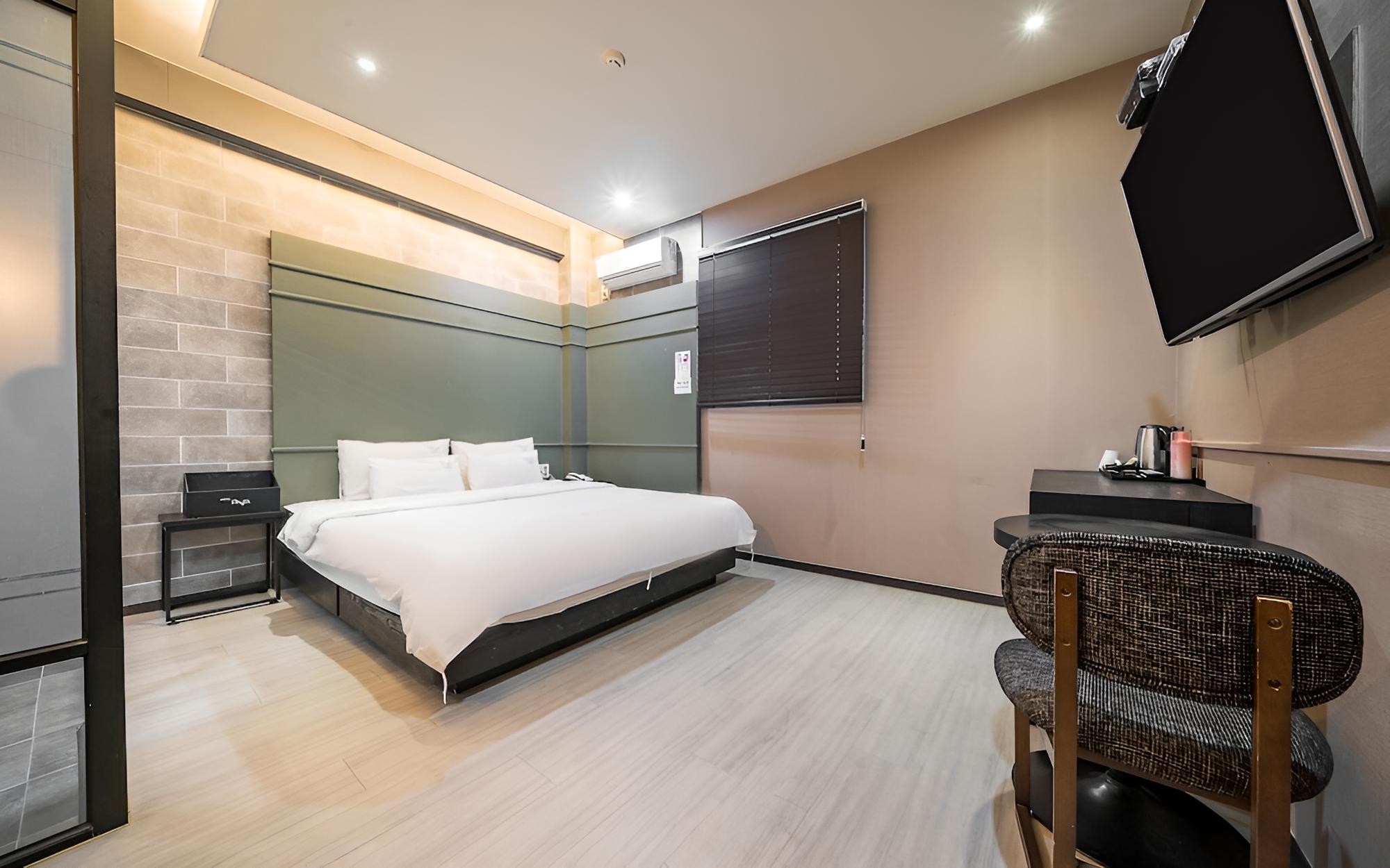 Room (Deluxe Double (Free Breakfast)(Novemb)