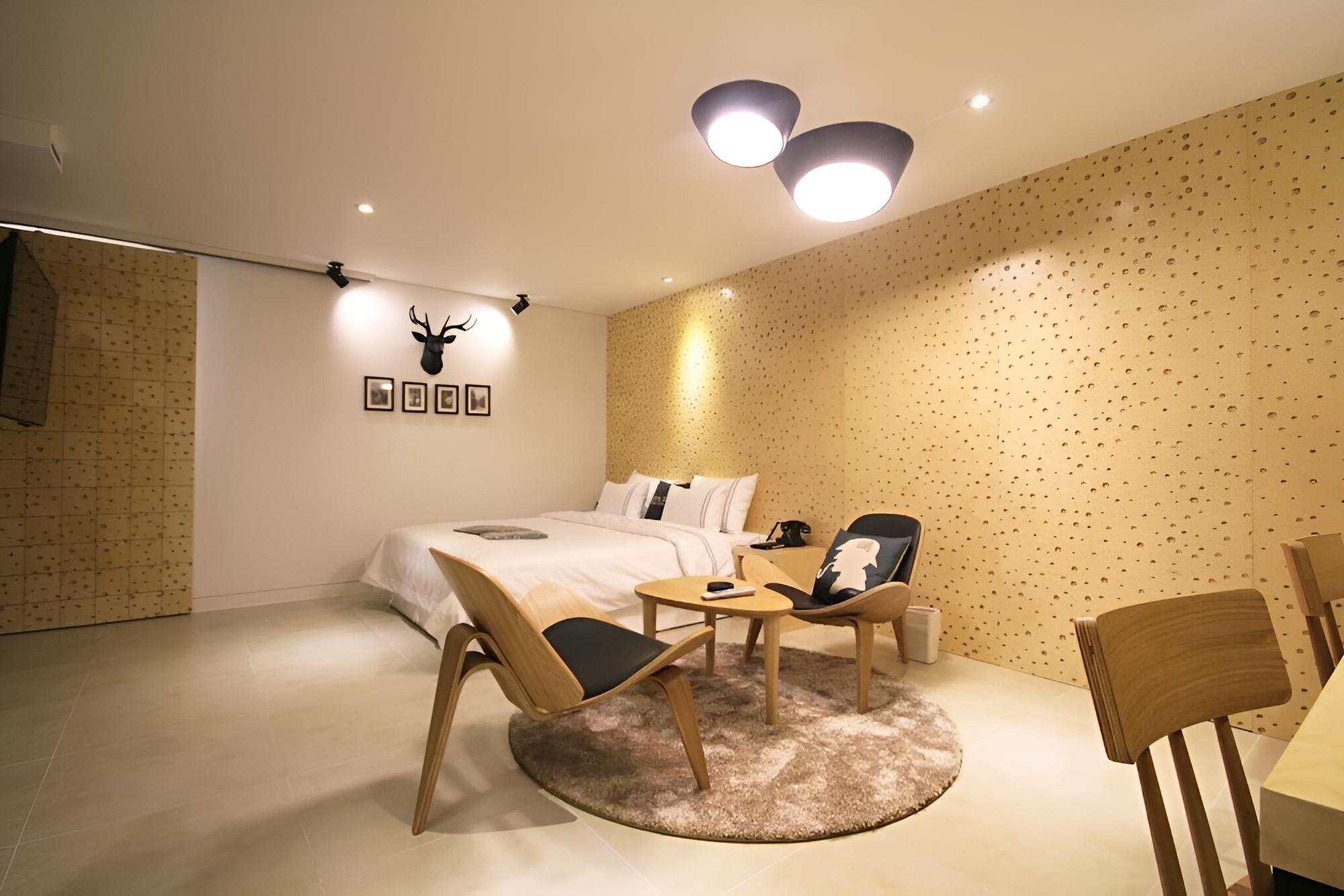 Room (Premium (2 person whirlpool bathtub))