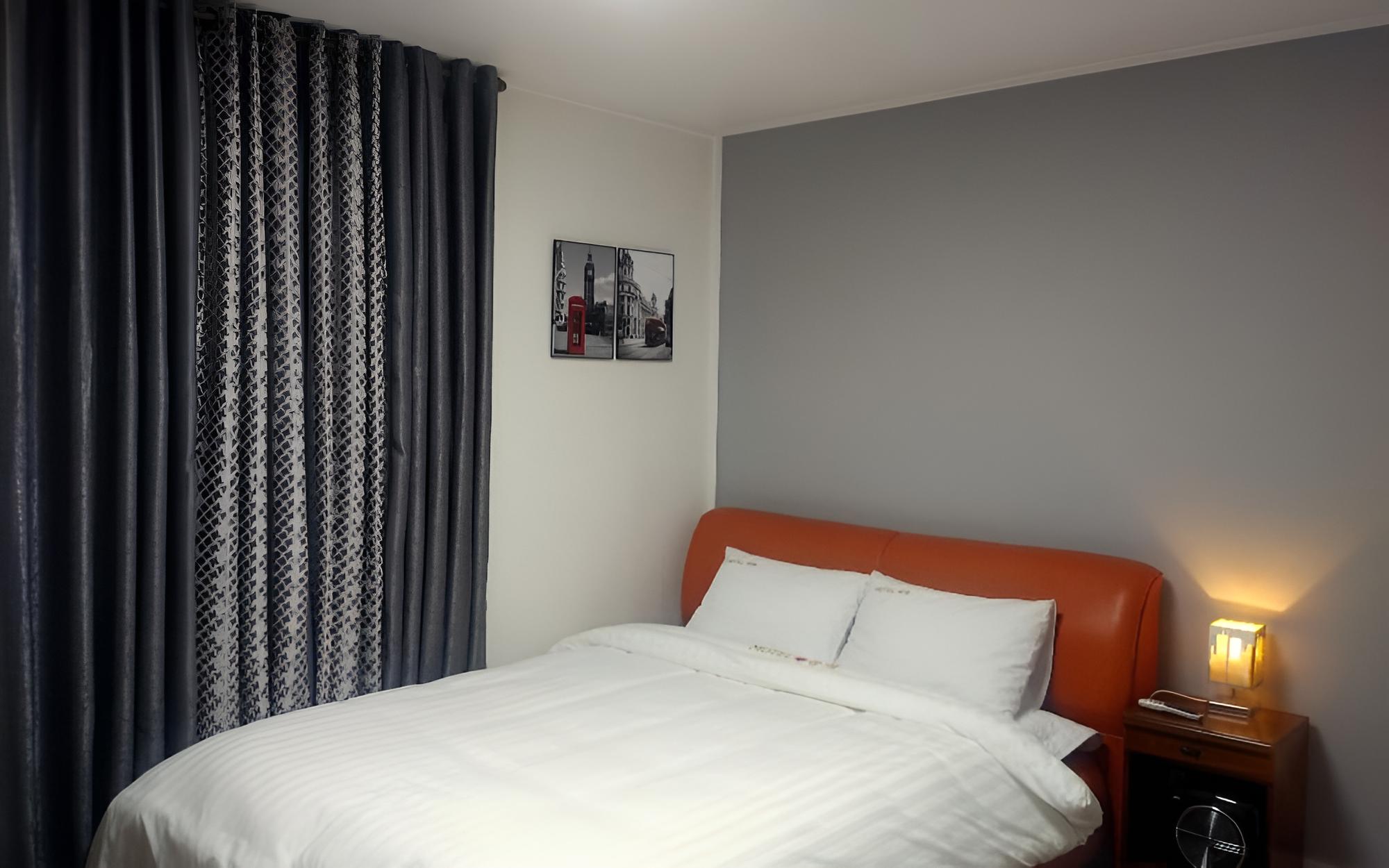 Room (Standard Room) - Photo 32