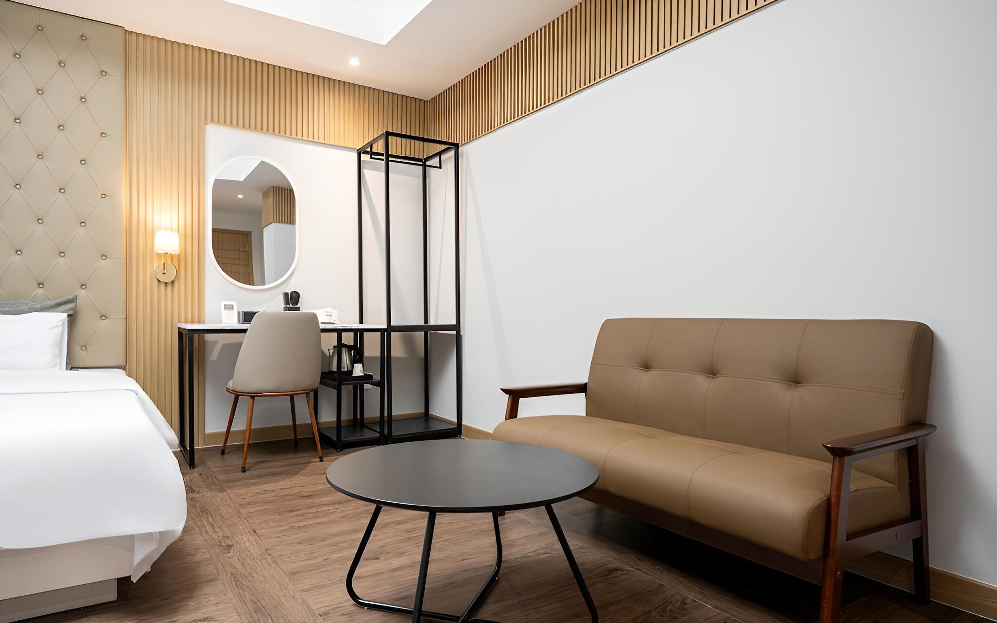 Room (Premium Twin (all rooms non-smoking)) photo 2