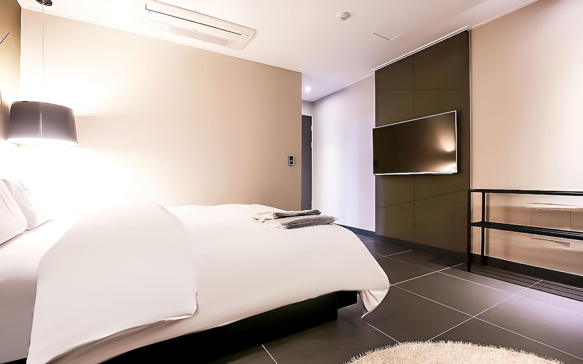 Room (Deluxe (up to KRW 5000 discount when ) - Photo 27