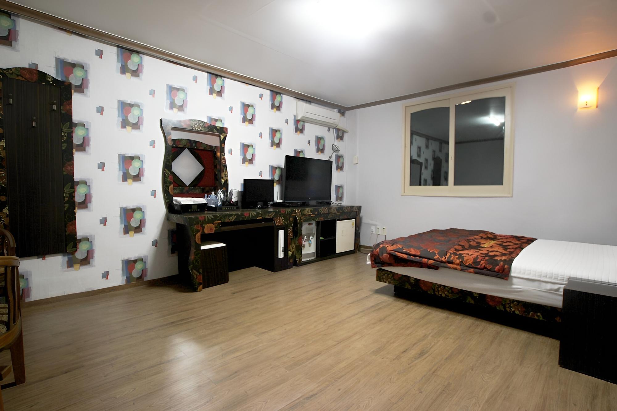 Room (Special Room)