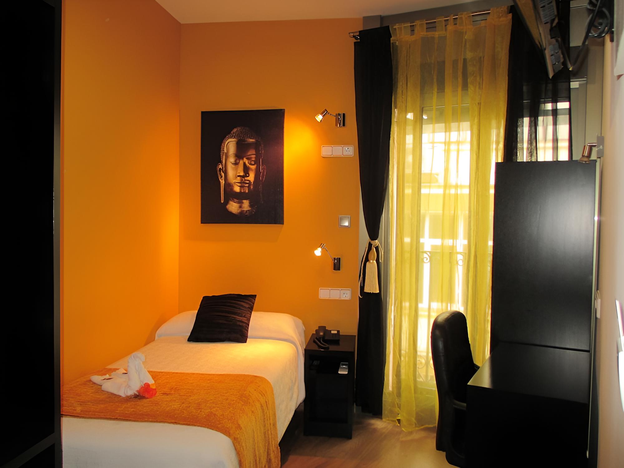 Single Room, Balcony
