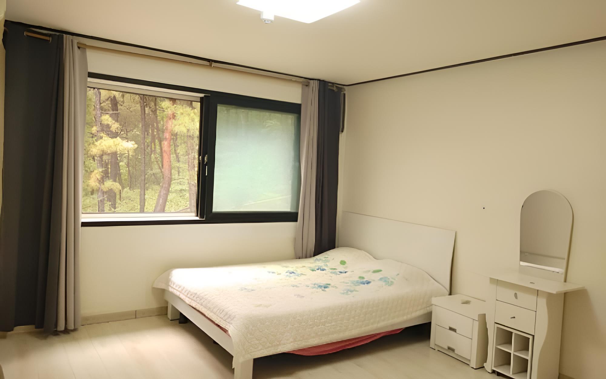 Room (A wing)