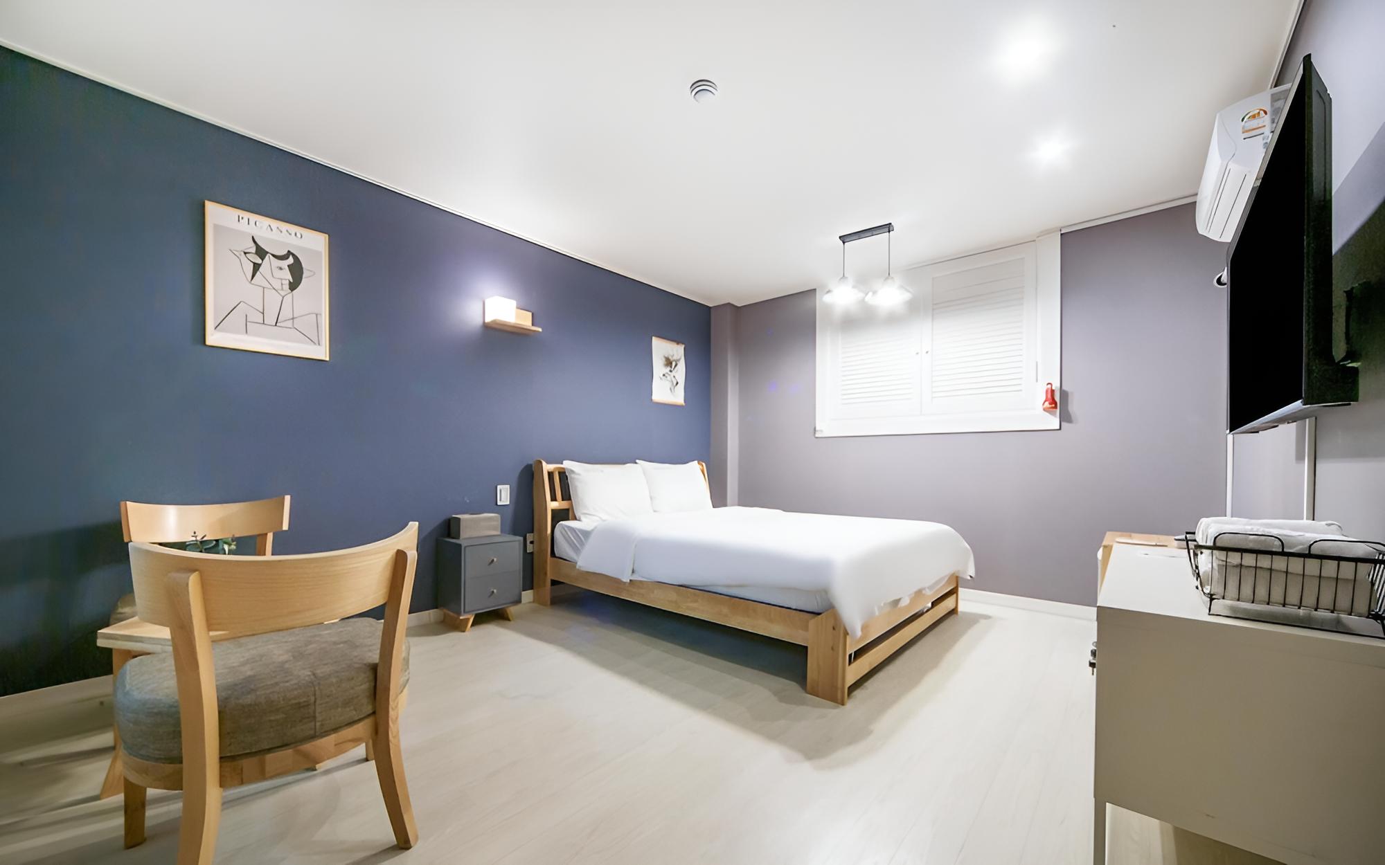Room (Standard (non-smoking Netflix availab) - Photo 9