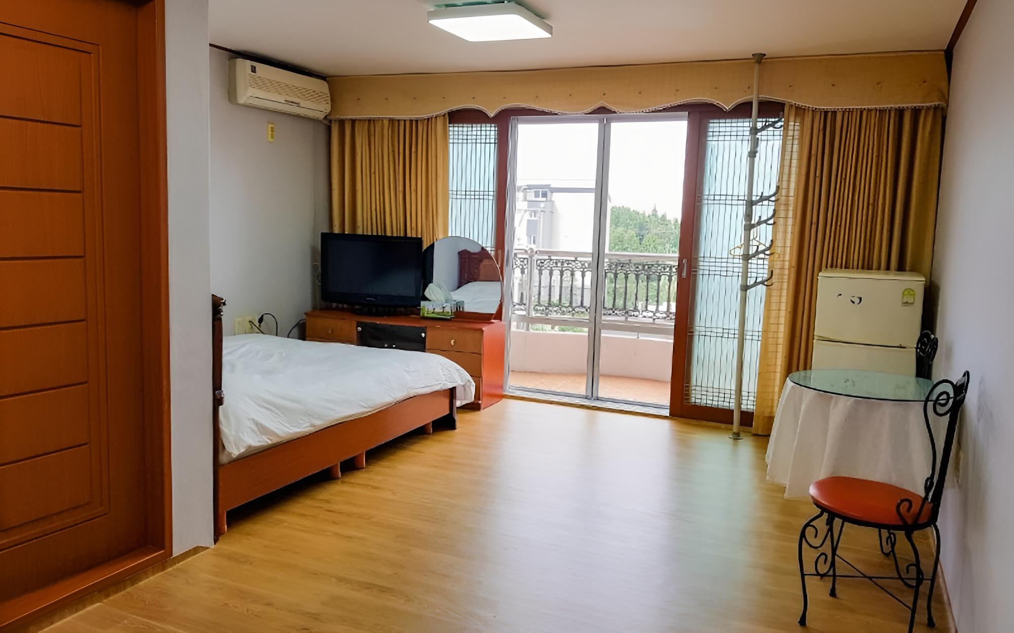 Room (Western-style 33(1))