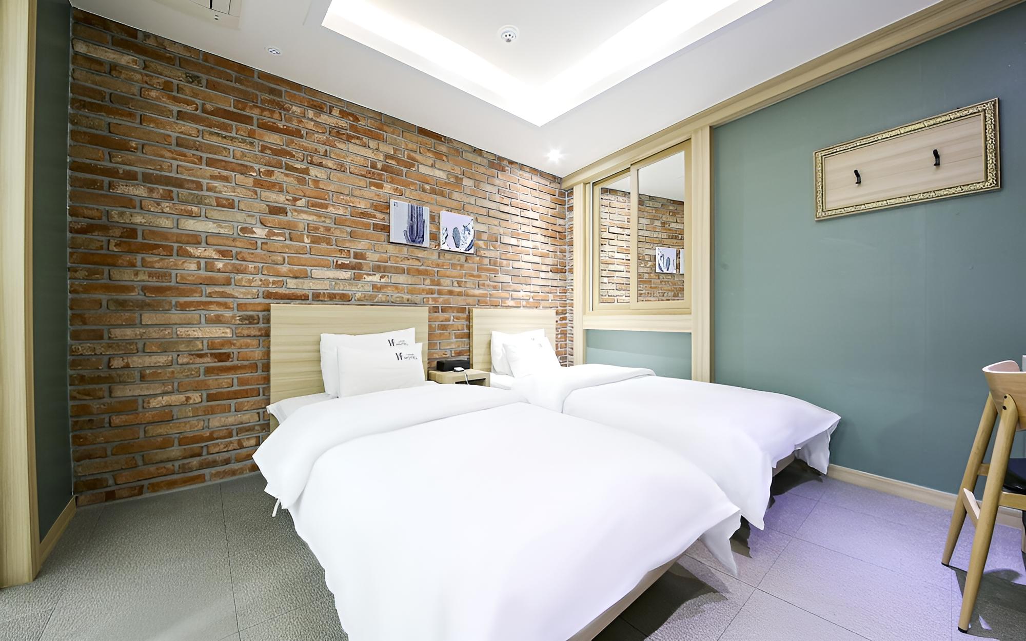 Room (Twin Single Beds (OTT))