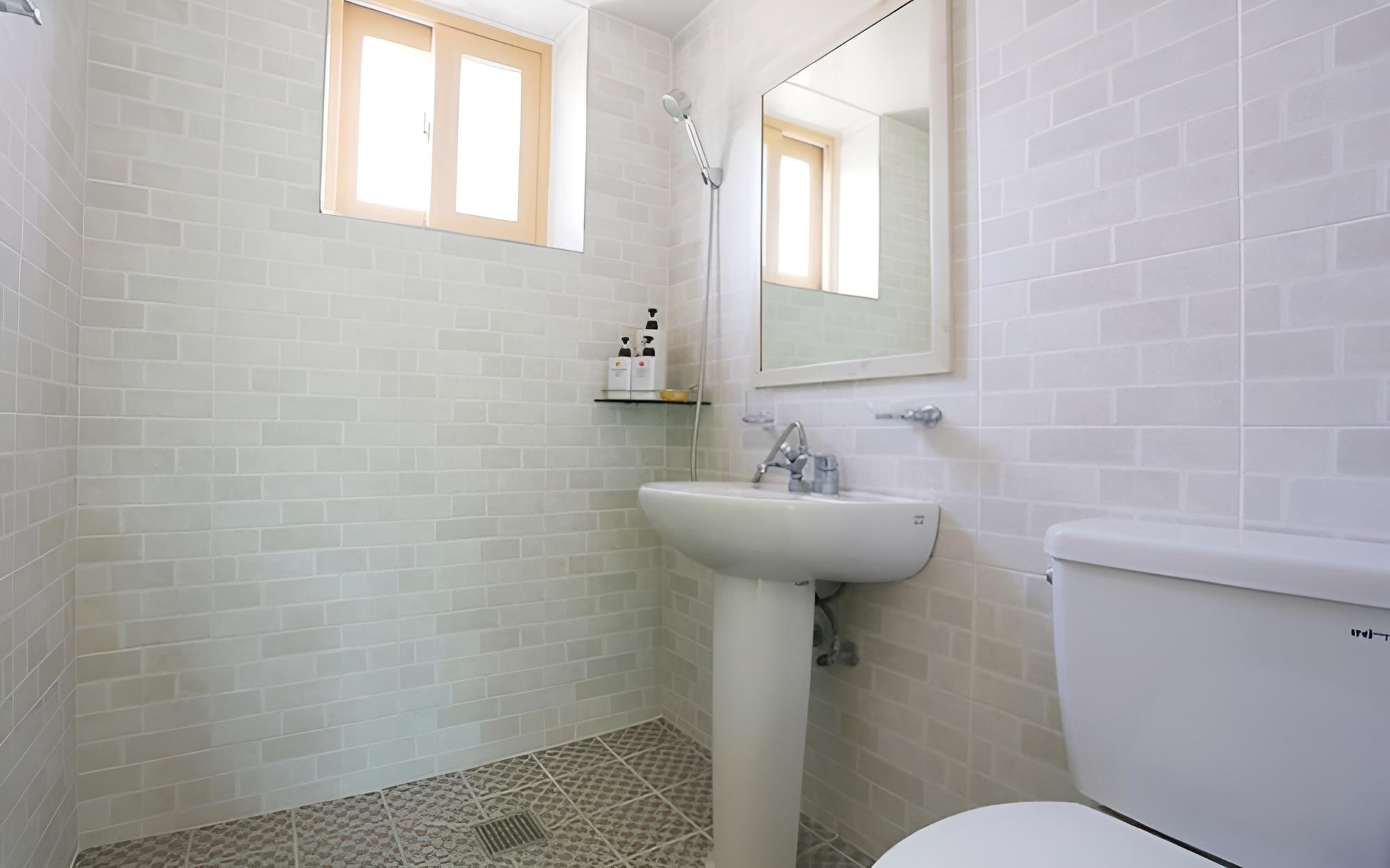 Room (Cherry Jubilee (Duplex))