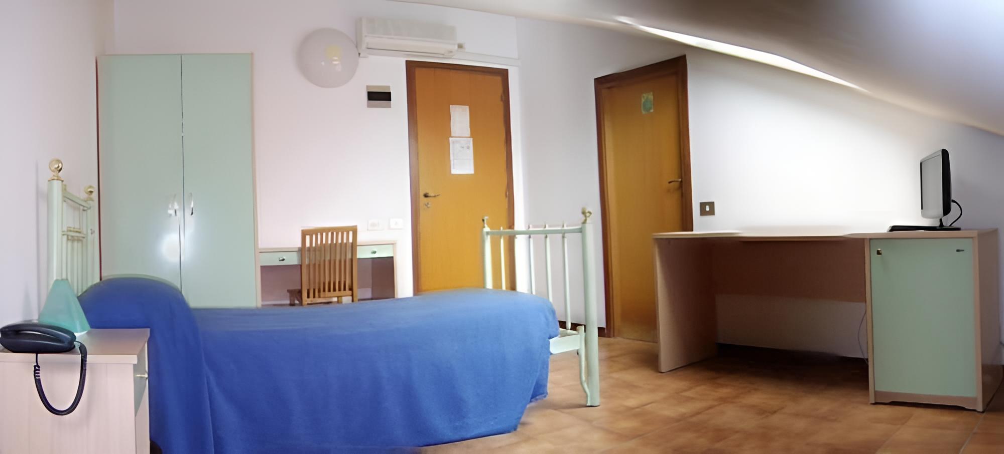 Triple Room, Multiple Beds