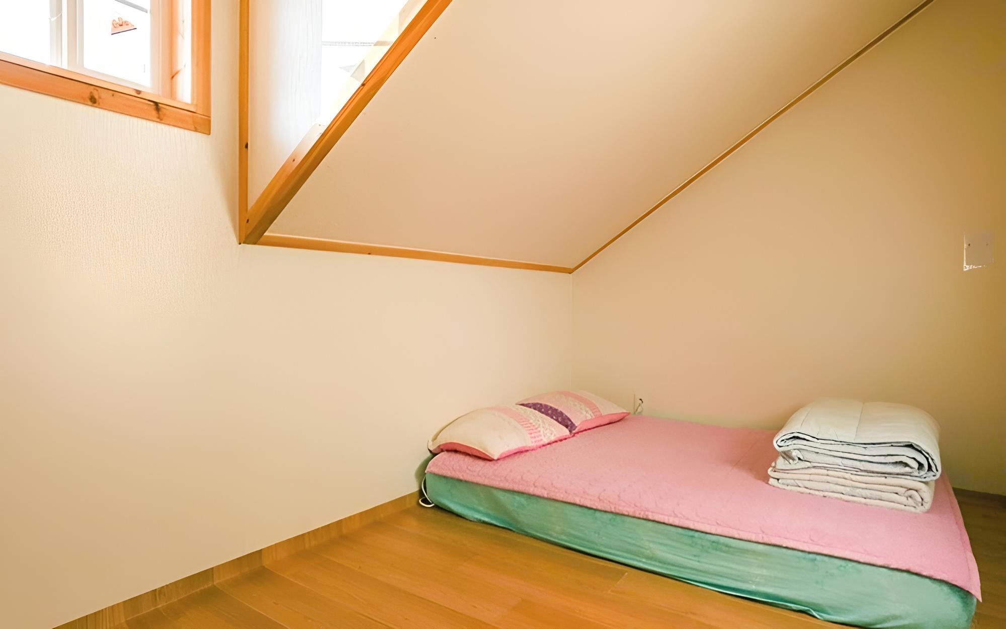 Room (Tomato (Duplex))