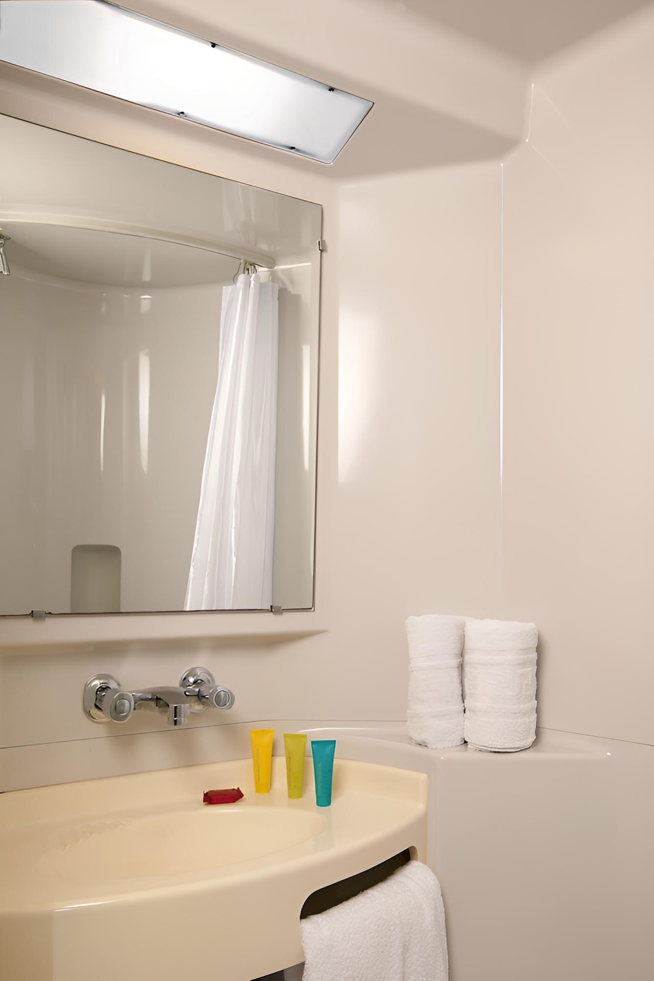 Standard Room - 3 people