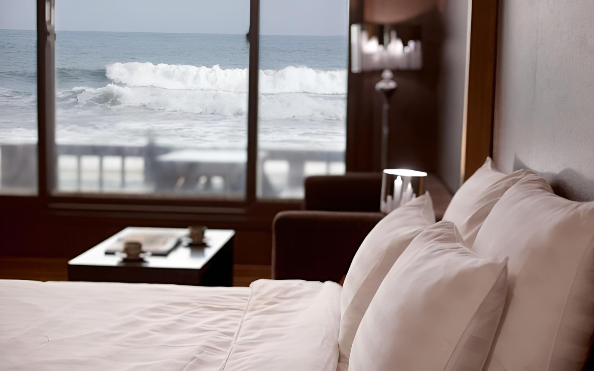 Room (Beach 001)