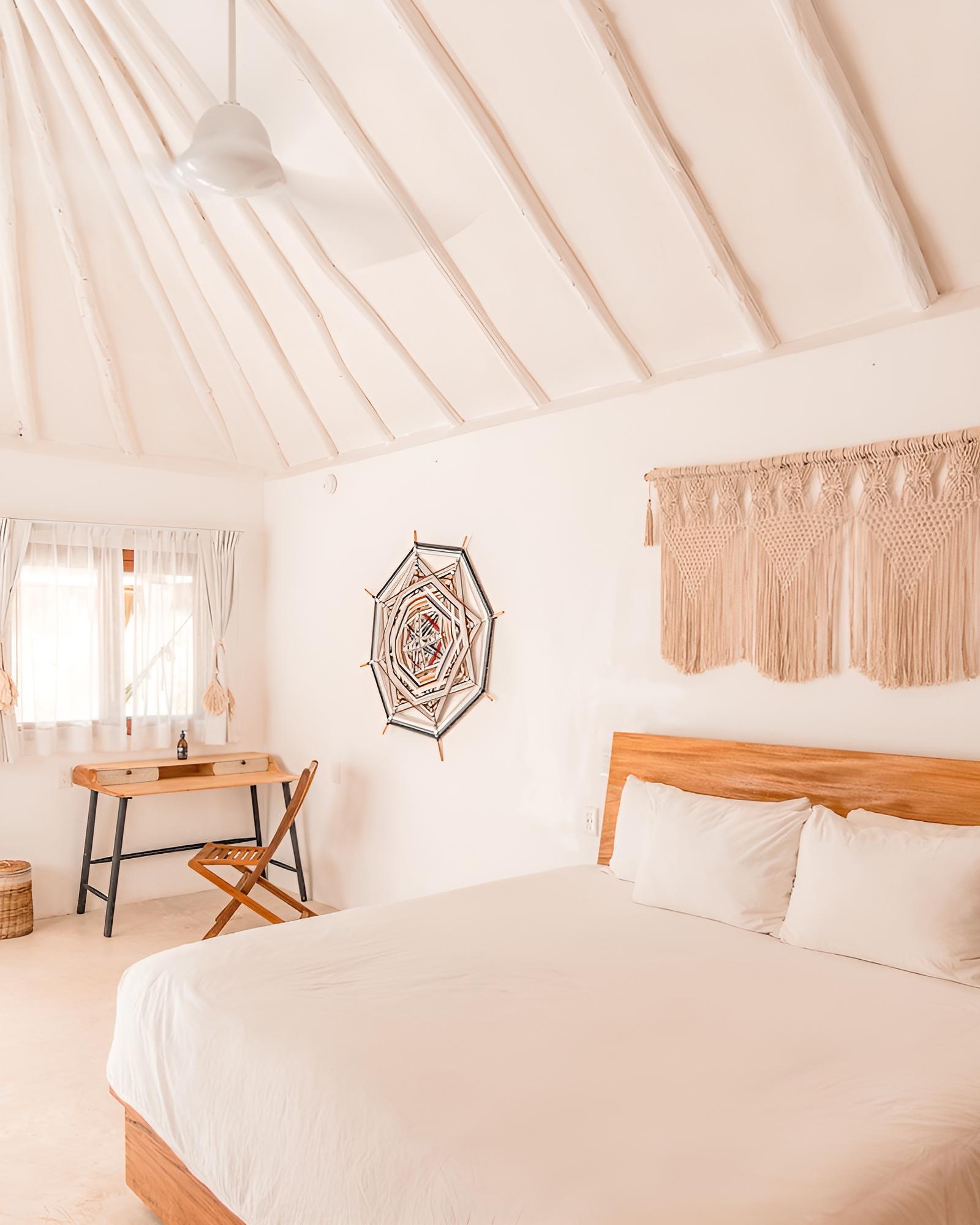 Luxury Room, 1 King Bed, Garden View, Beachside