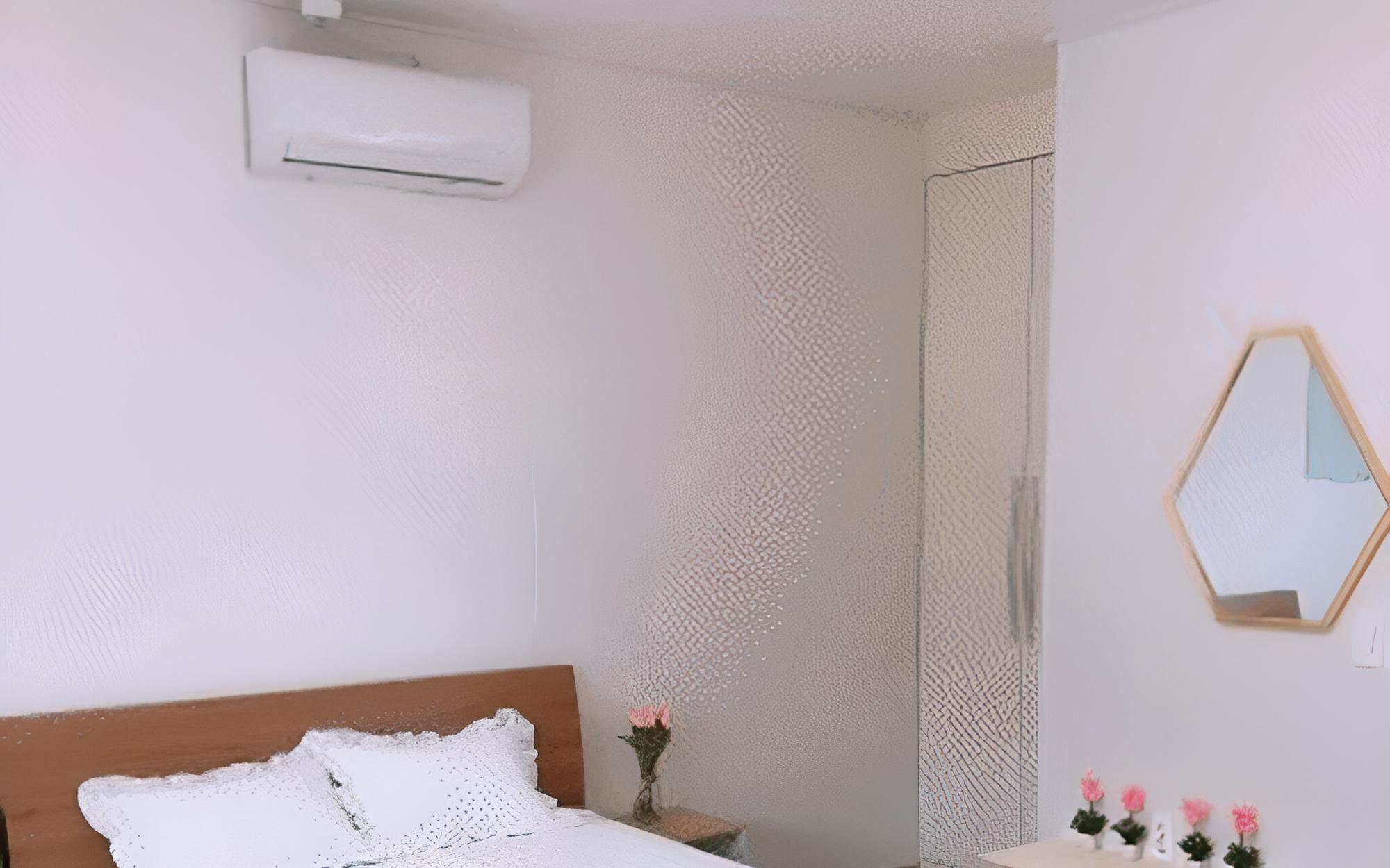Room (Pine 5)