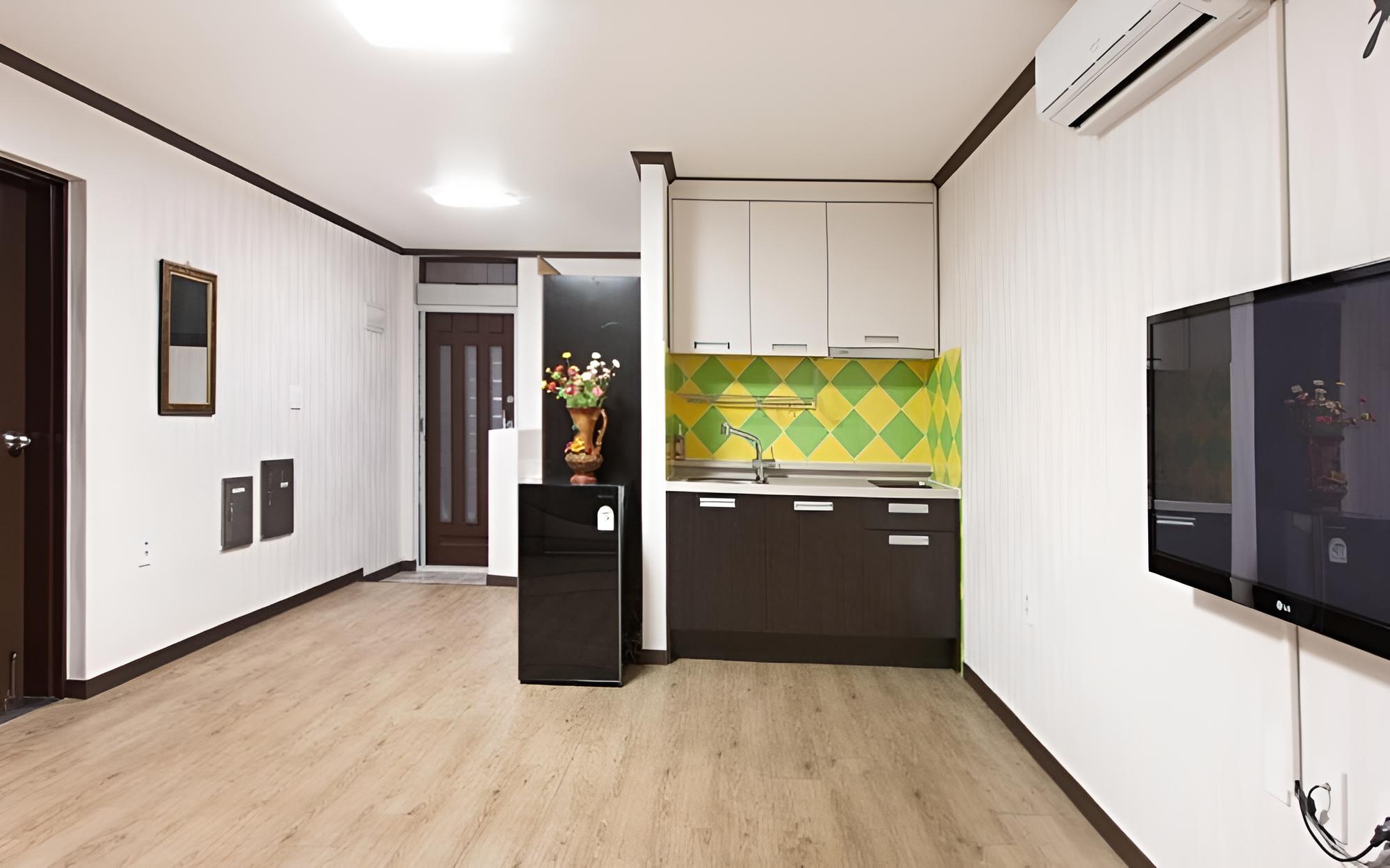 Room (Peach) photo 3