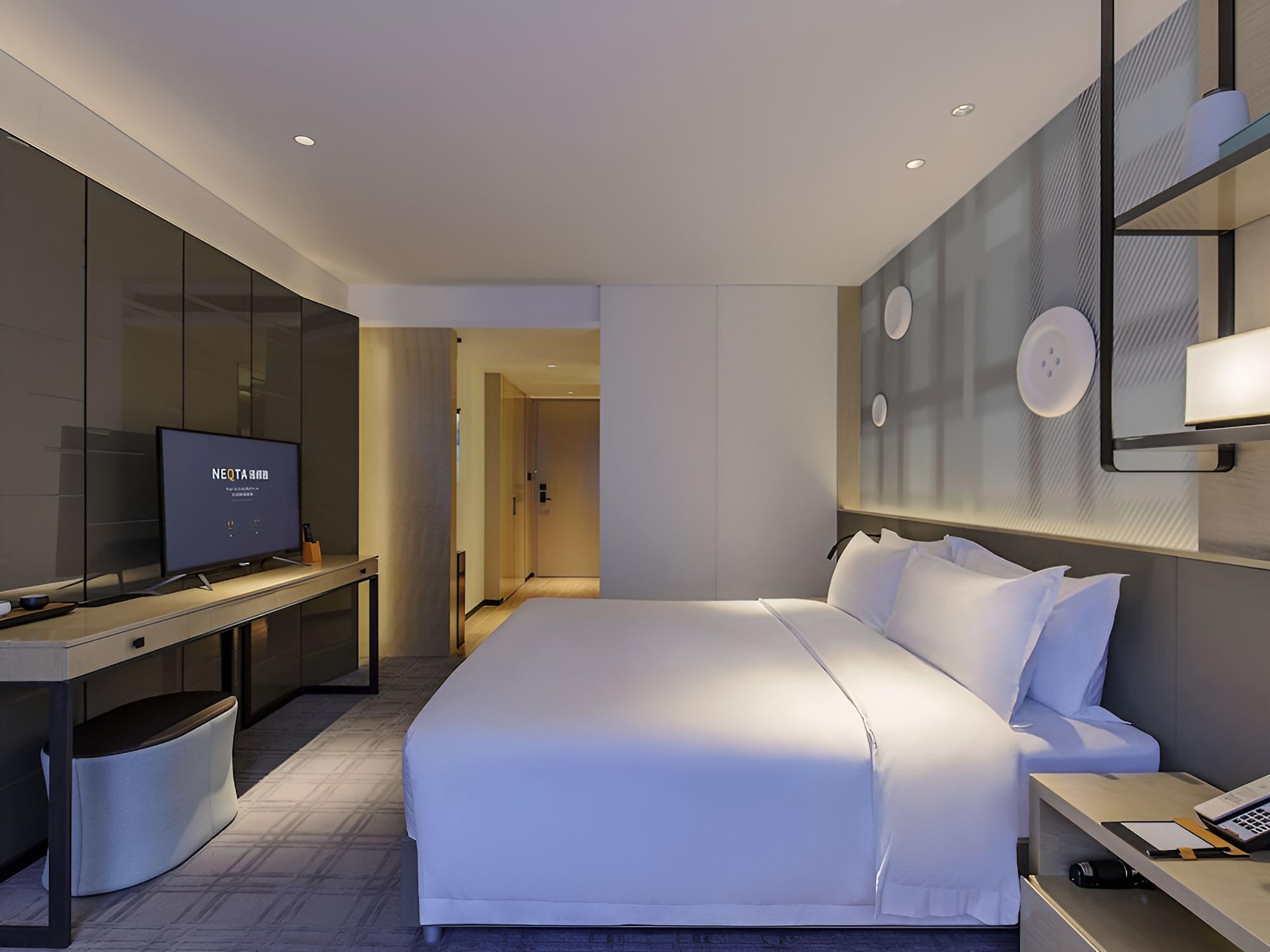 Deluxe Room, 1 King Bed