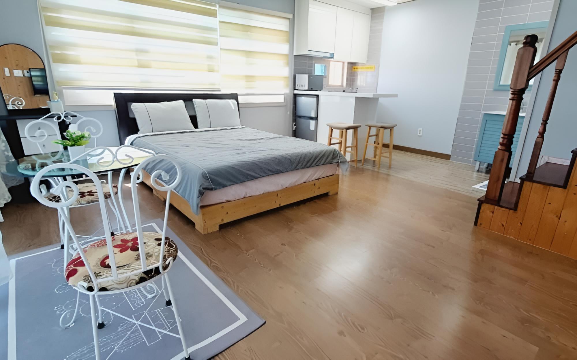Room (Soorang (double floor))