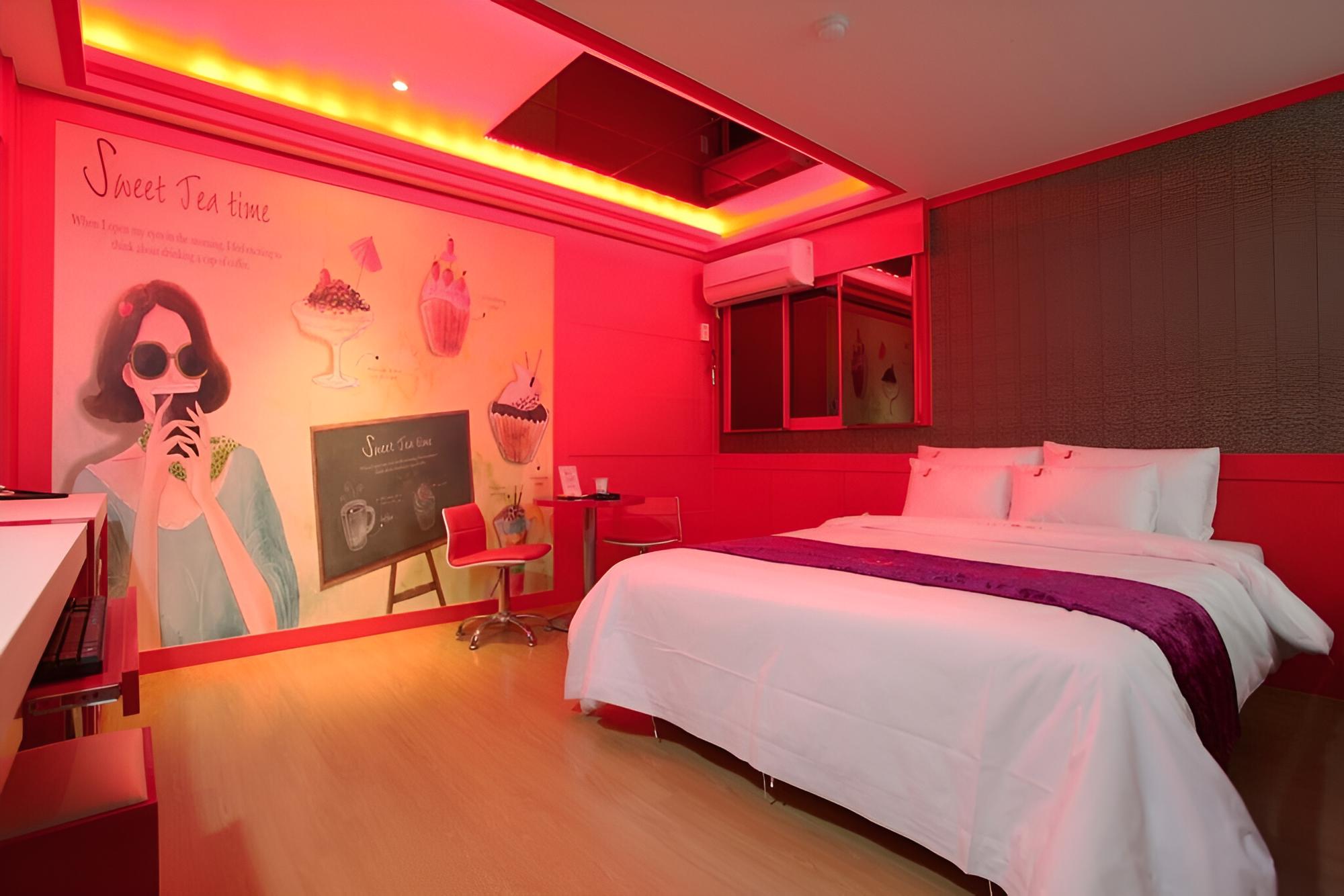 Room (Standard Room) - Photo 10