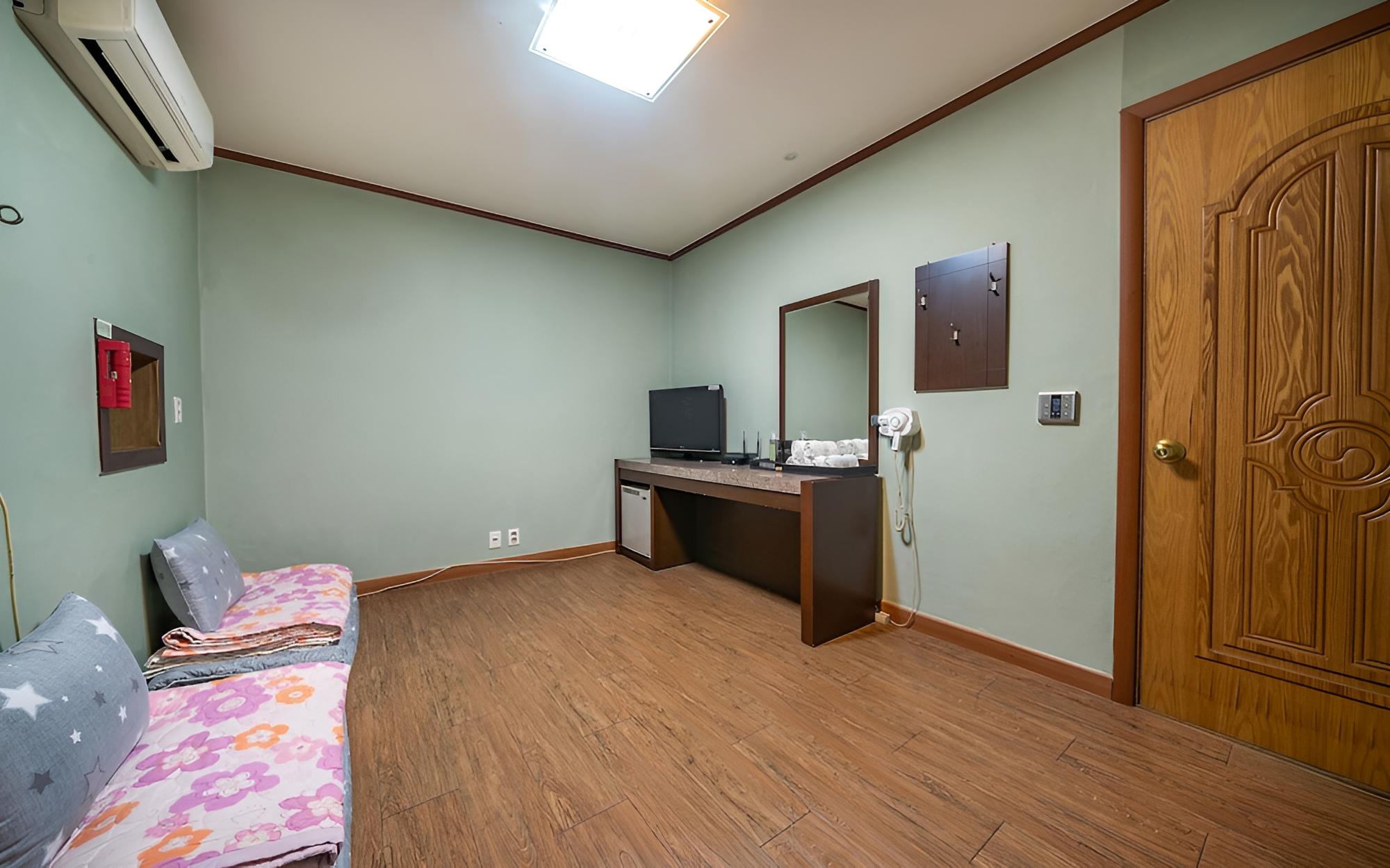 Room (Korean) photo 2