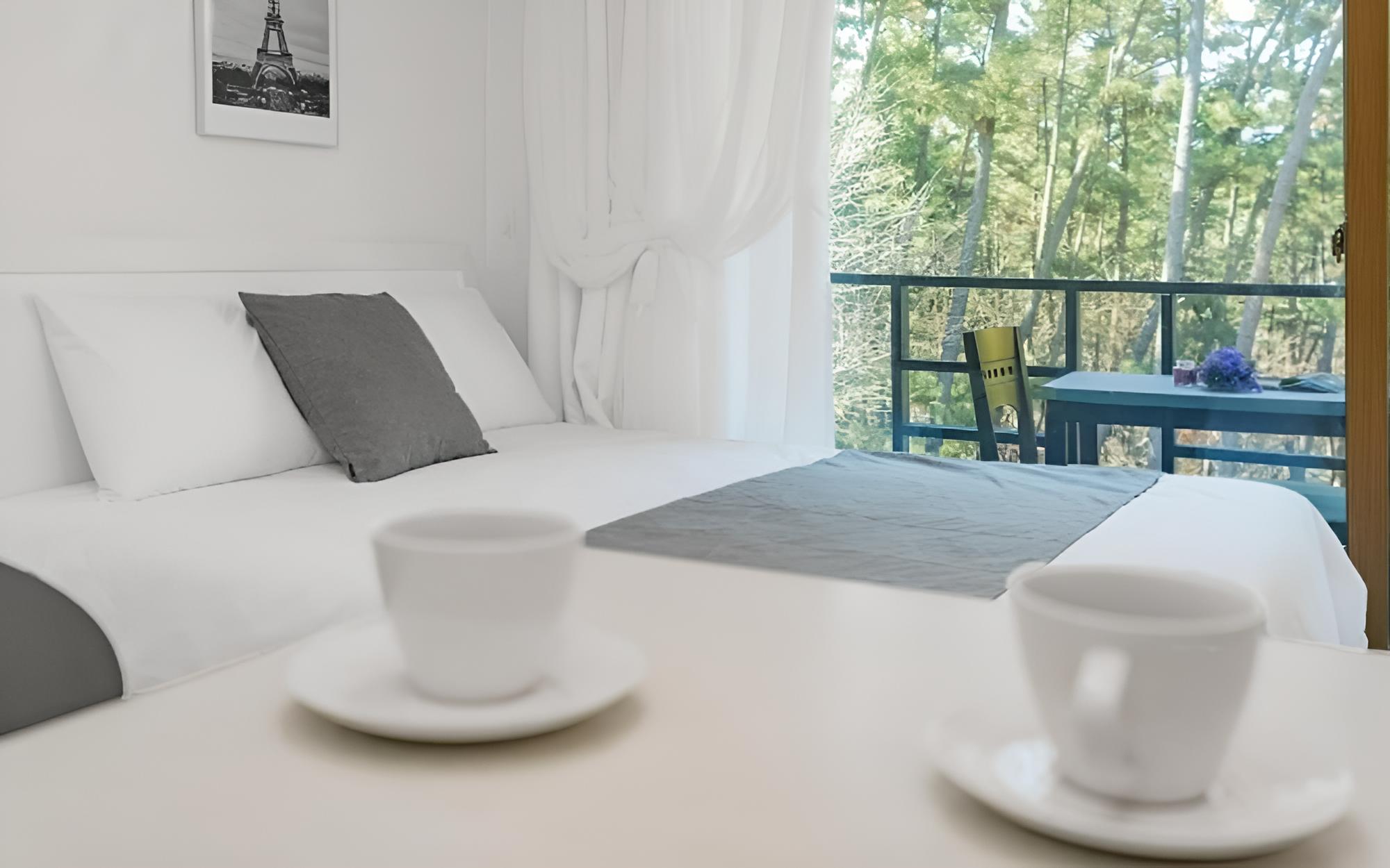 Room (Story 6 (Pets allowed/Facilities and )