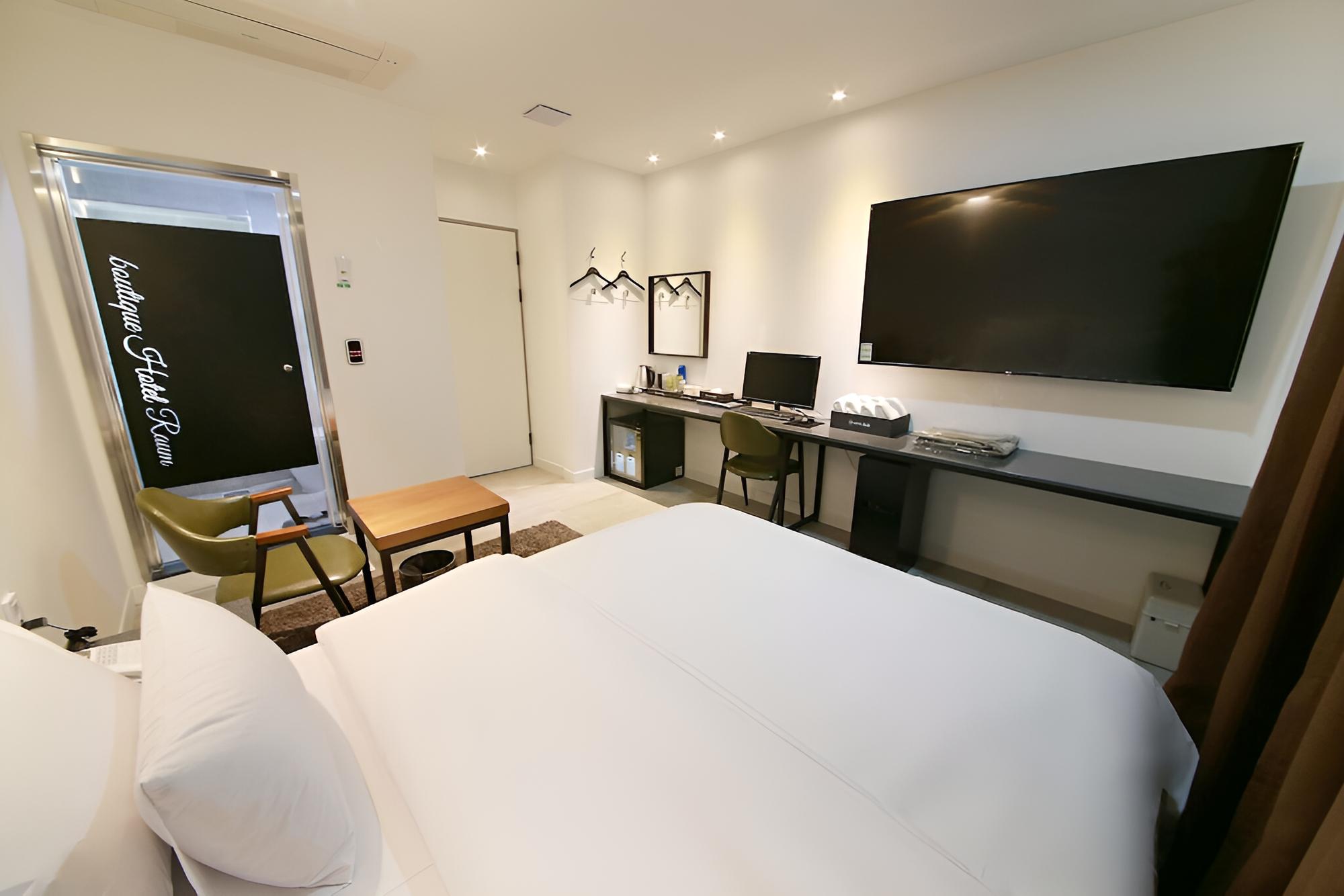 Room (Semi-private room (randomly assigned ) photo 3