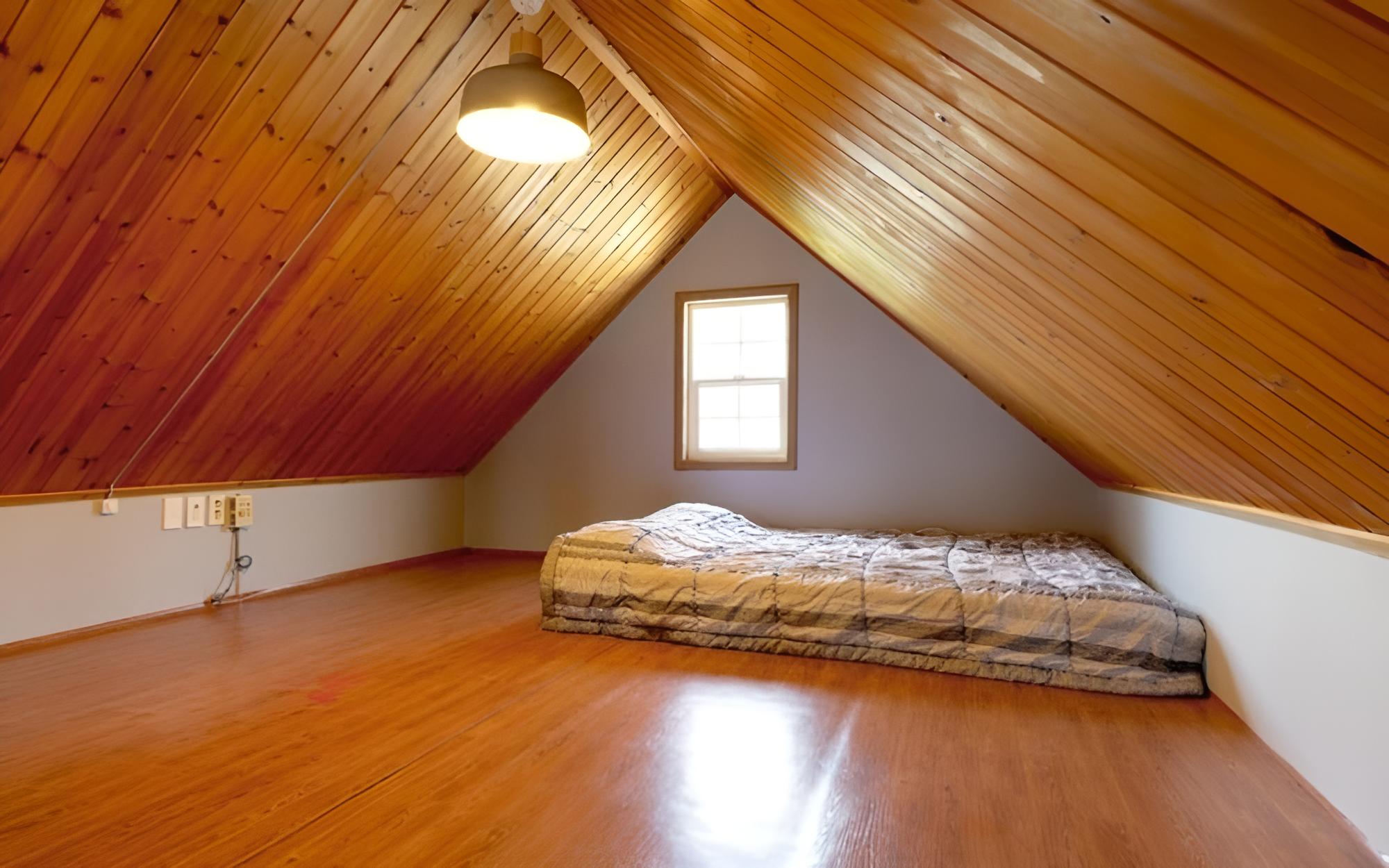Room (Synchronous Lewis) - Photo 1