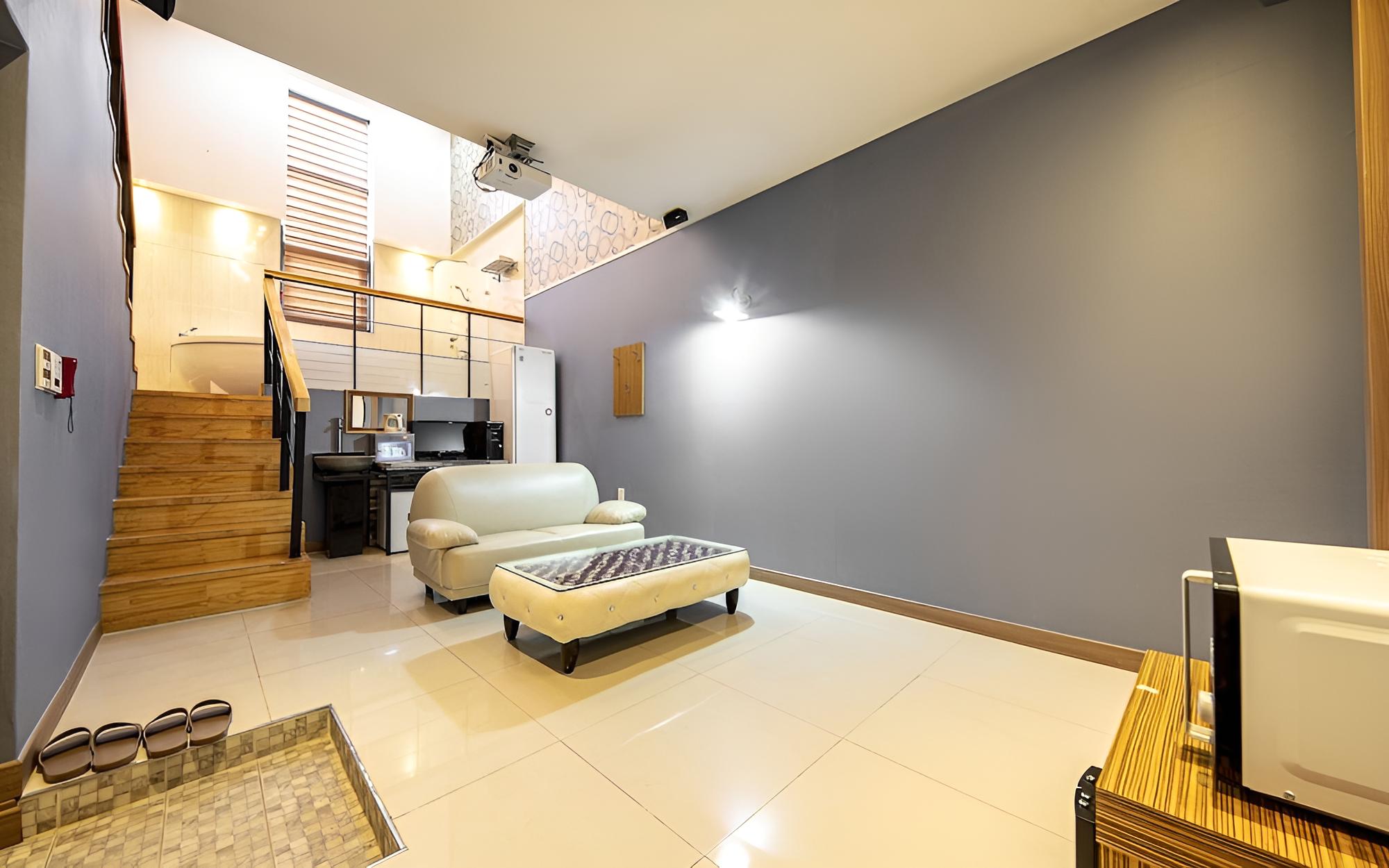 Room (Duplex (with styler microwave bathtub)