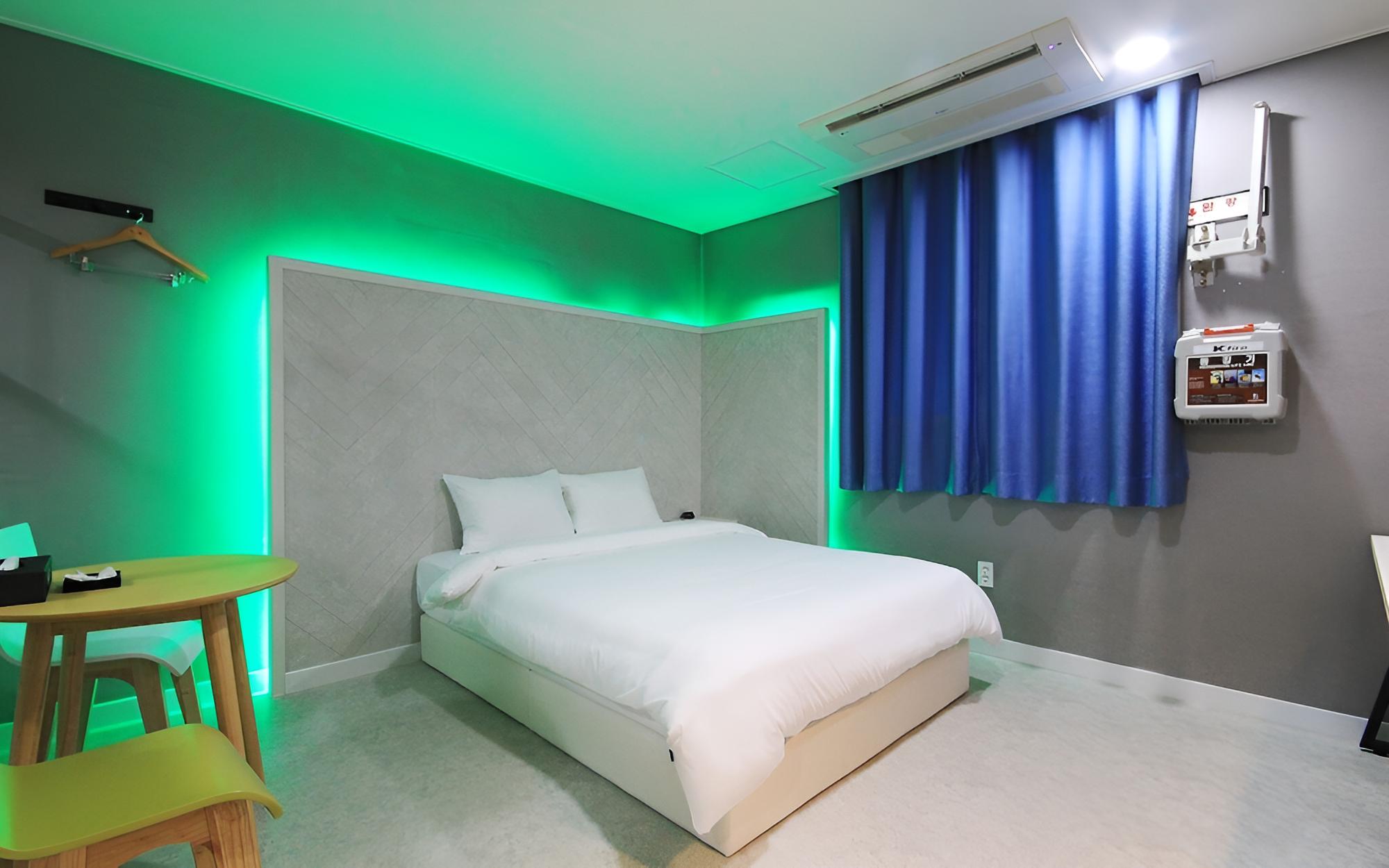 Room (Semi-Special Room)