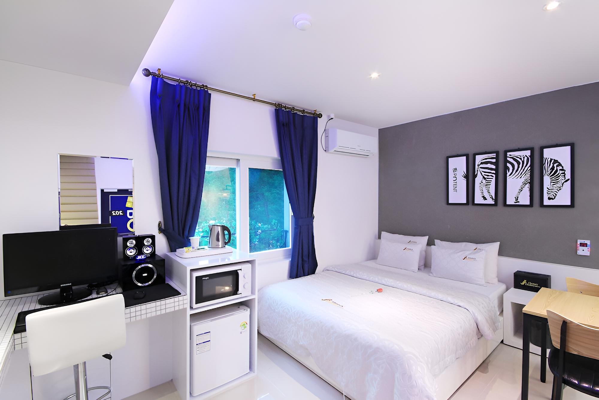 Room (Semi-special room)