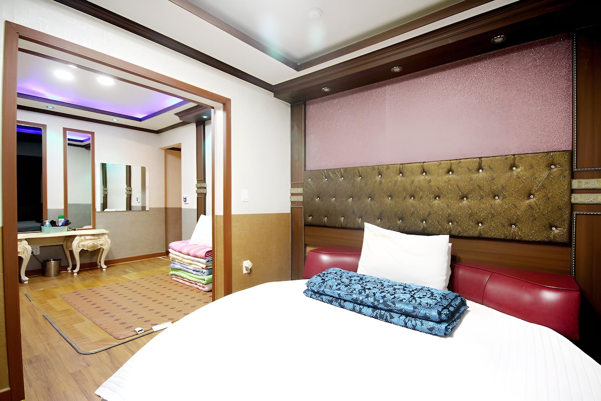 Room (Special Room)