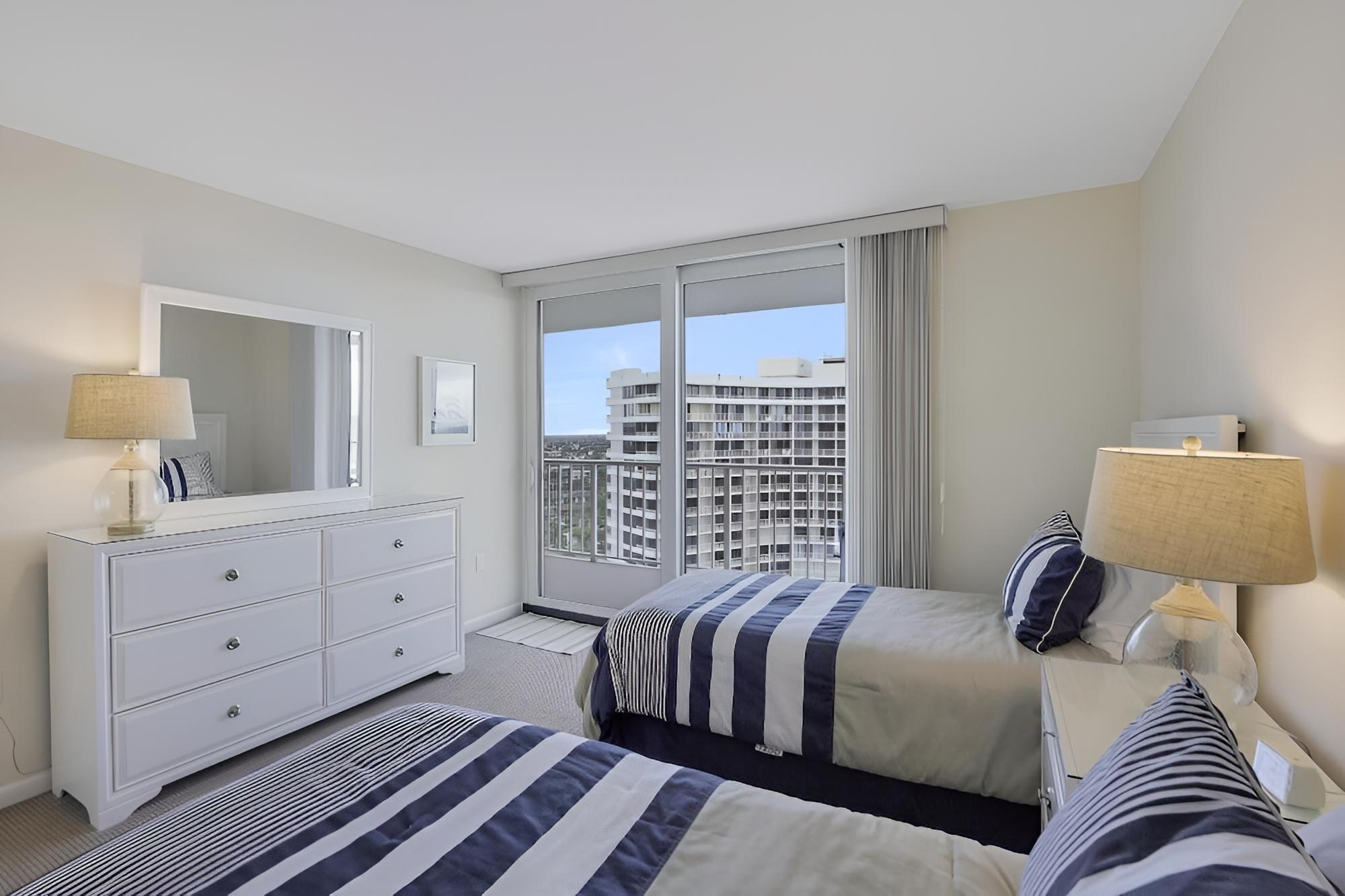 Condo, Multiple Beds (South Seas Tower 4-1711)