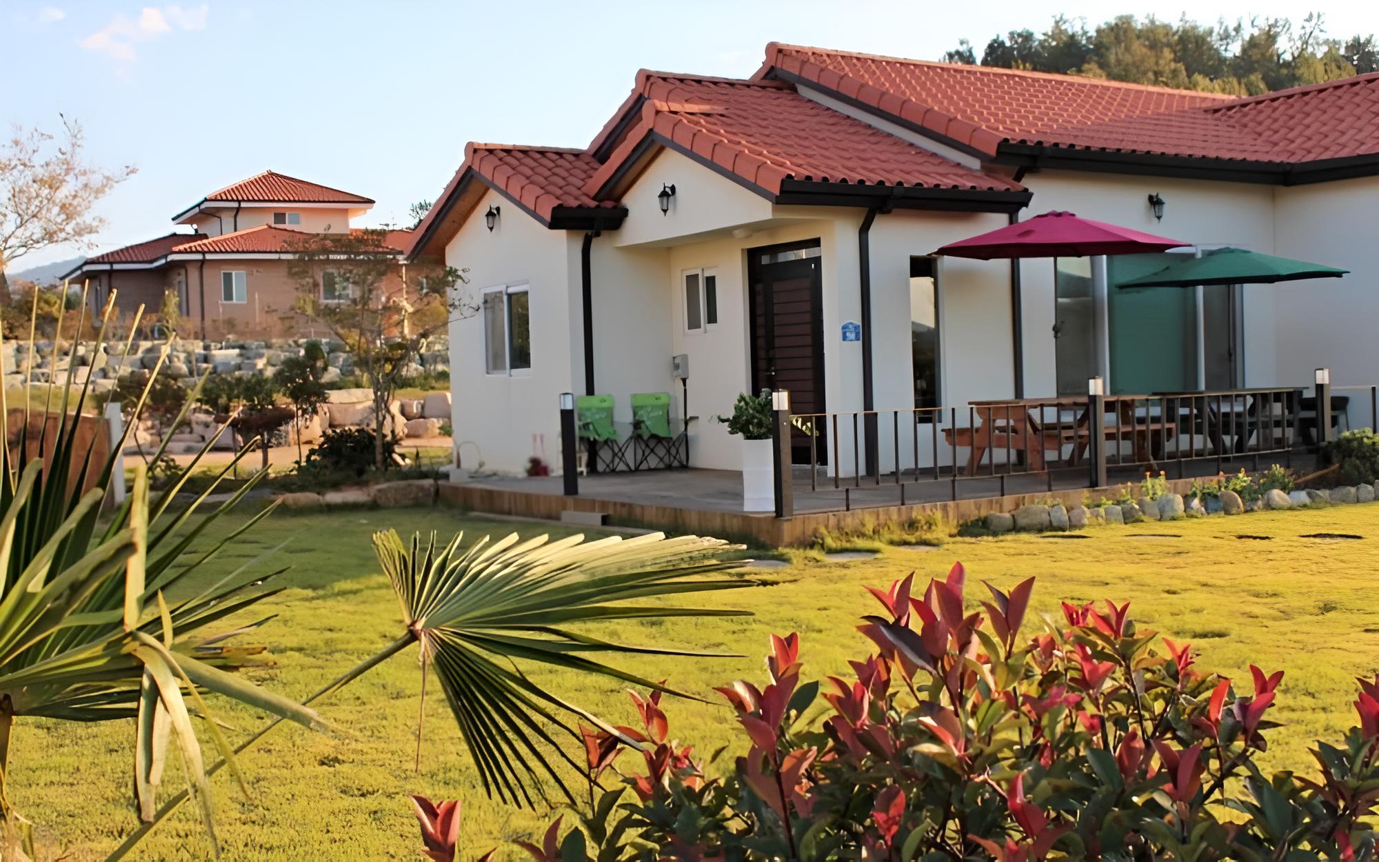Room (24 pyeong (private house type/buildin)