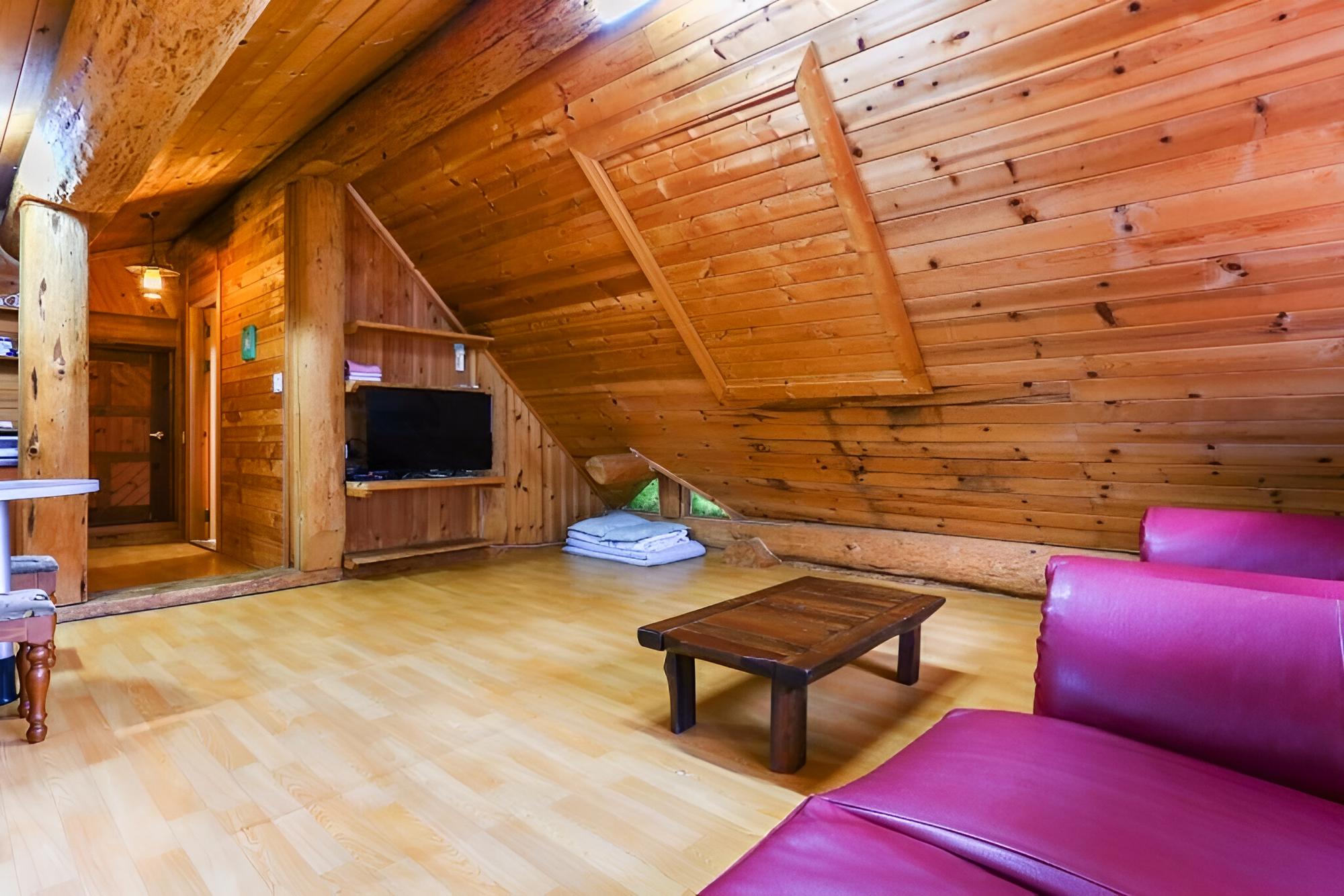Room (Sunlight (main building))