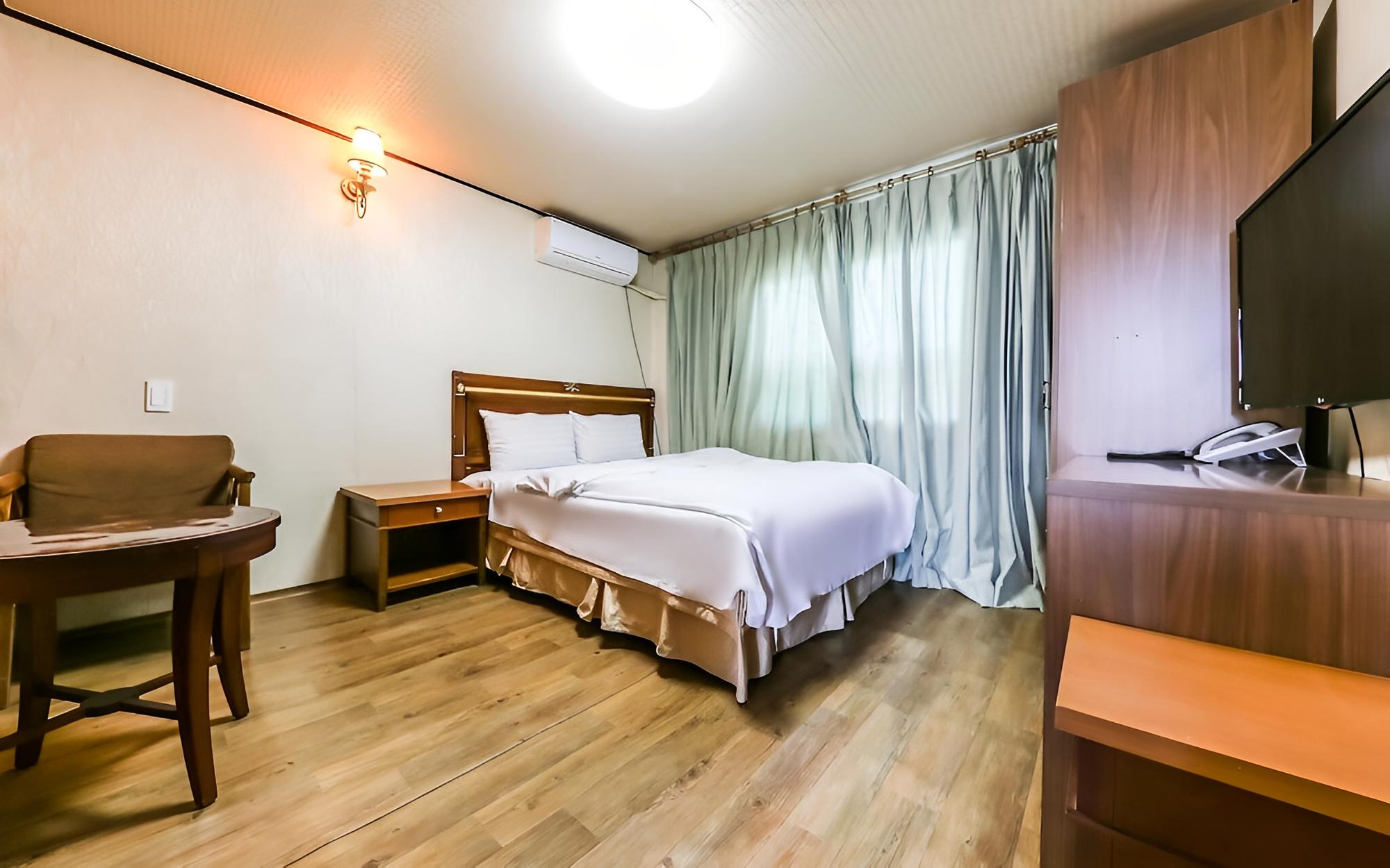 Room (Standard)