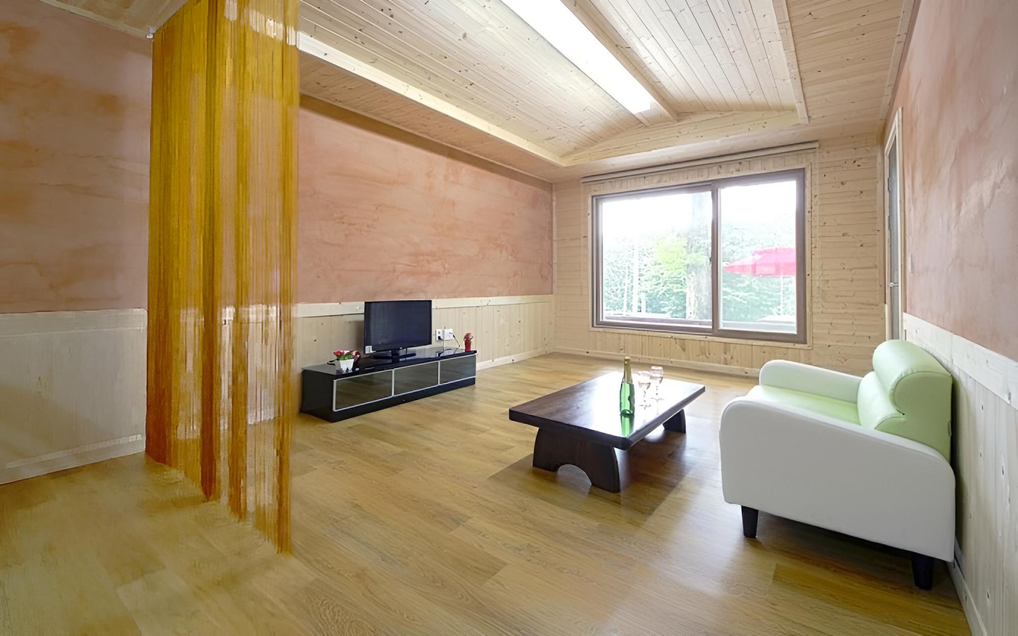 Room (Ocher Lemon)