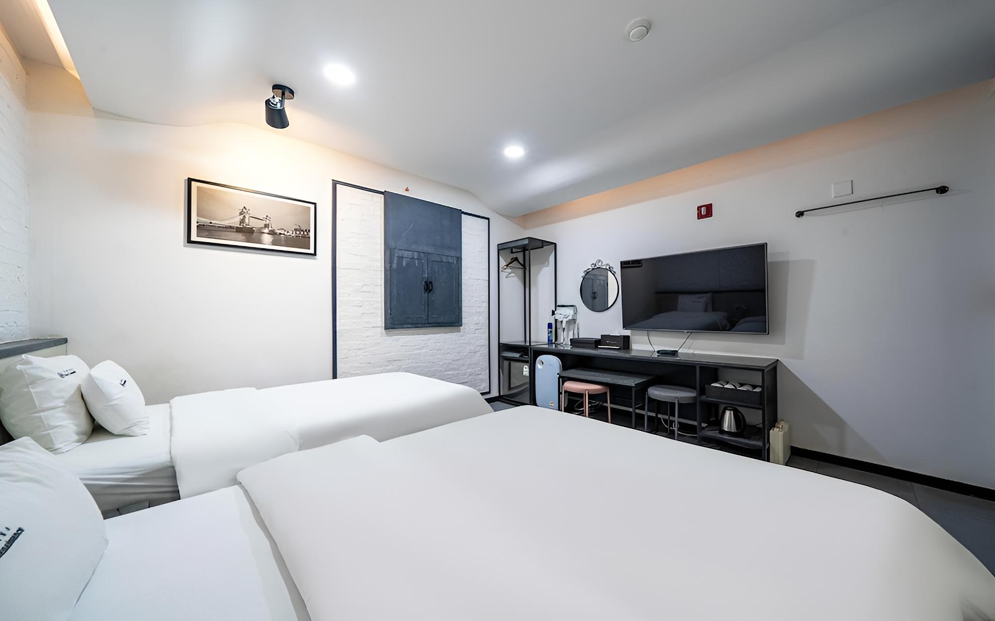 Room (Twin Room (Ace Bed/Netflix/Air Purifi) - Photo 1