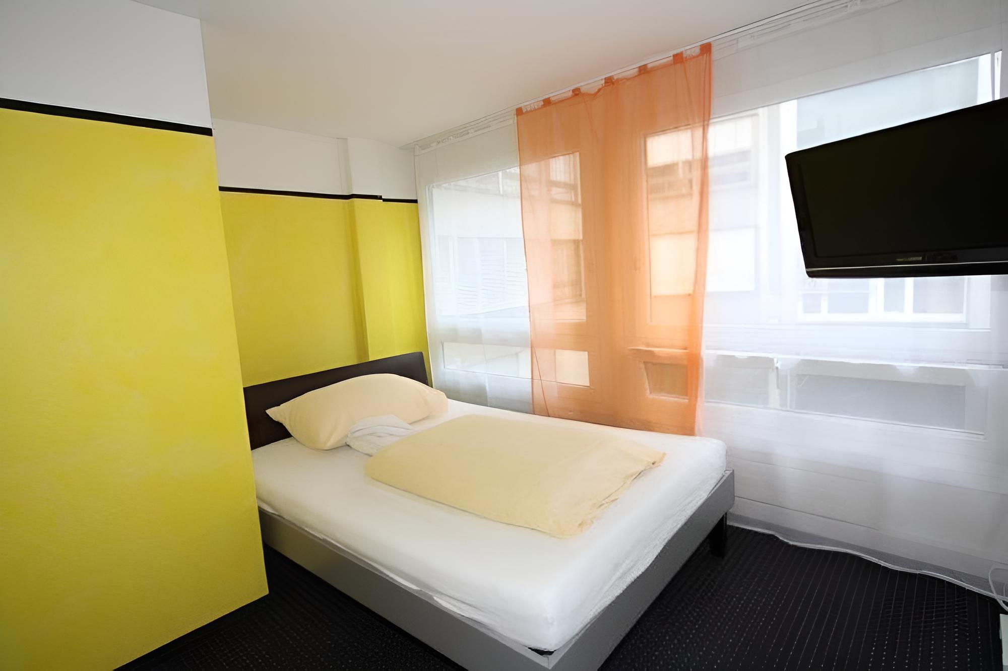 Basic Single Room, Shared Bathroom