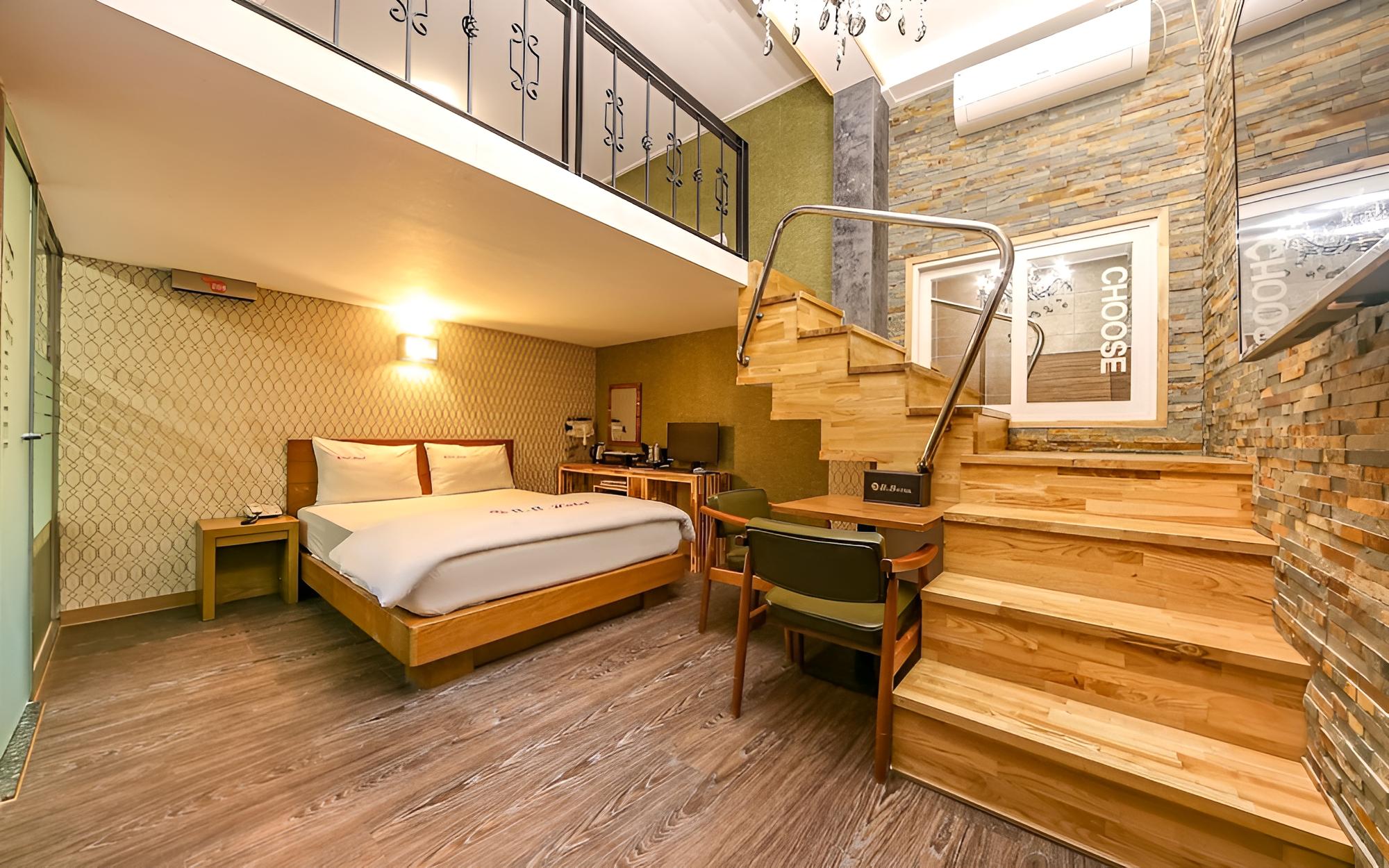 Room (Duplex Premium (OTT))