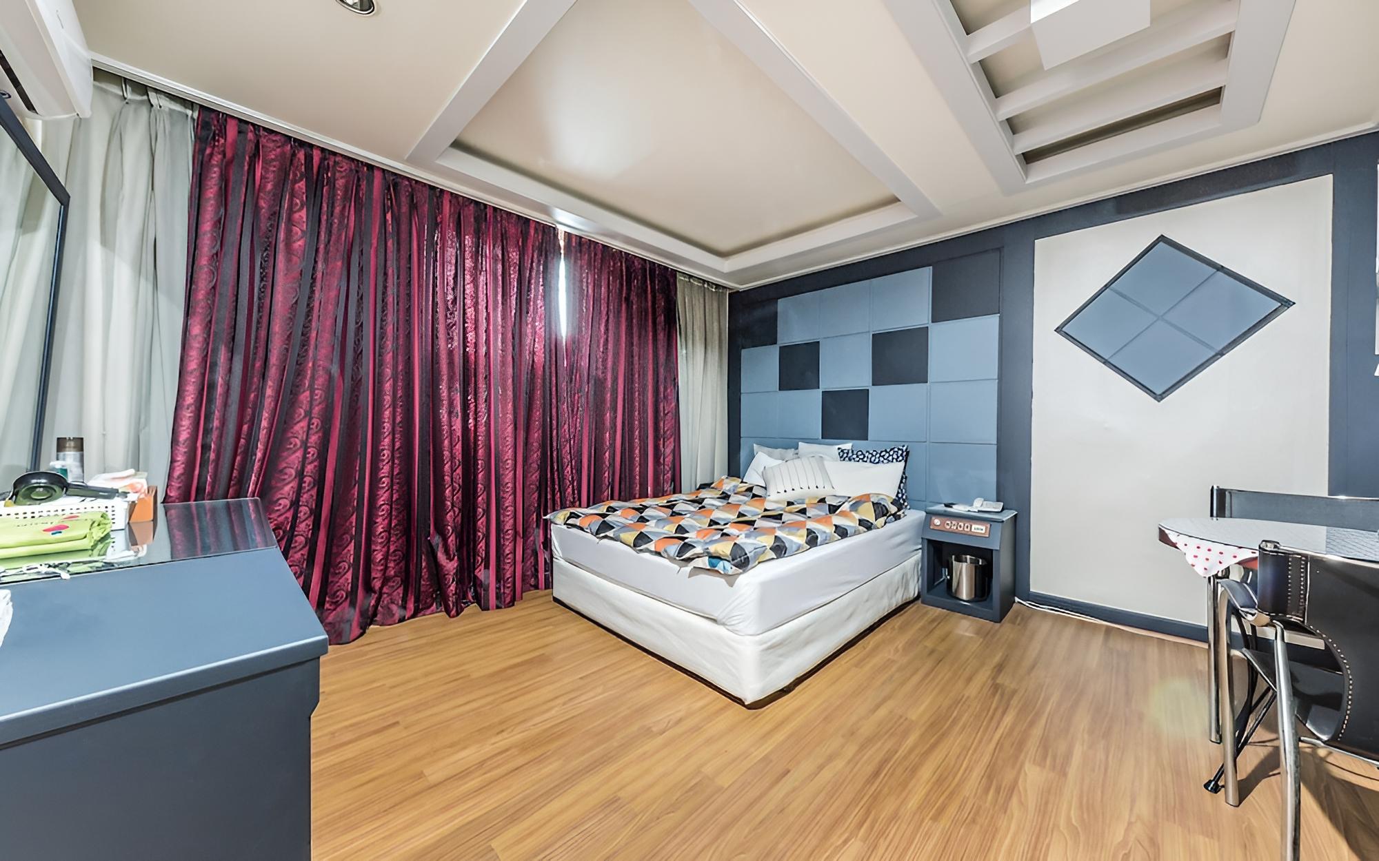 Room (Standard room)