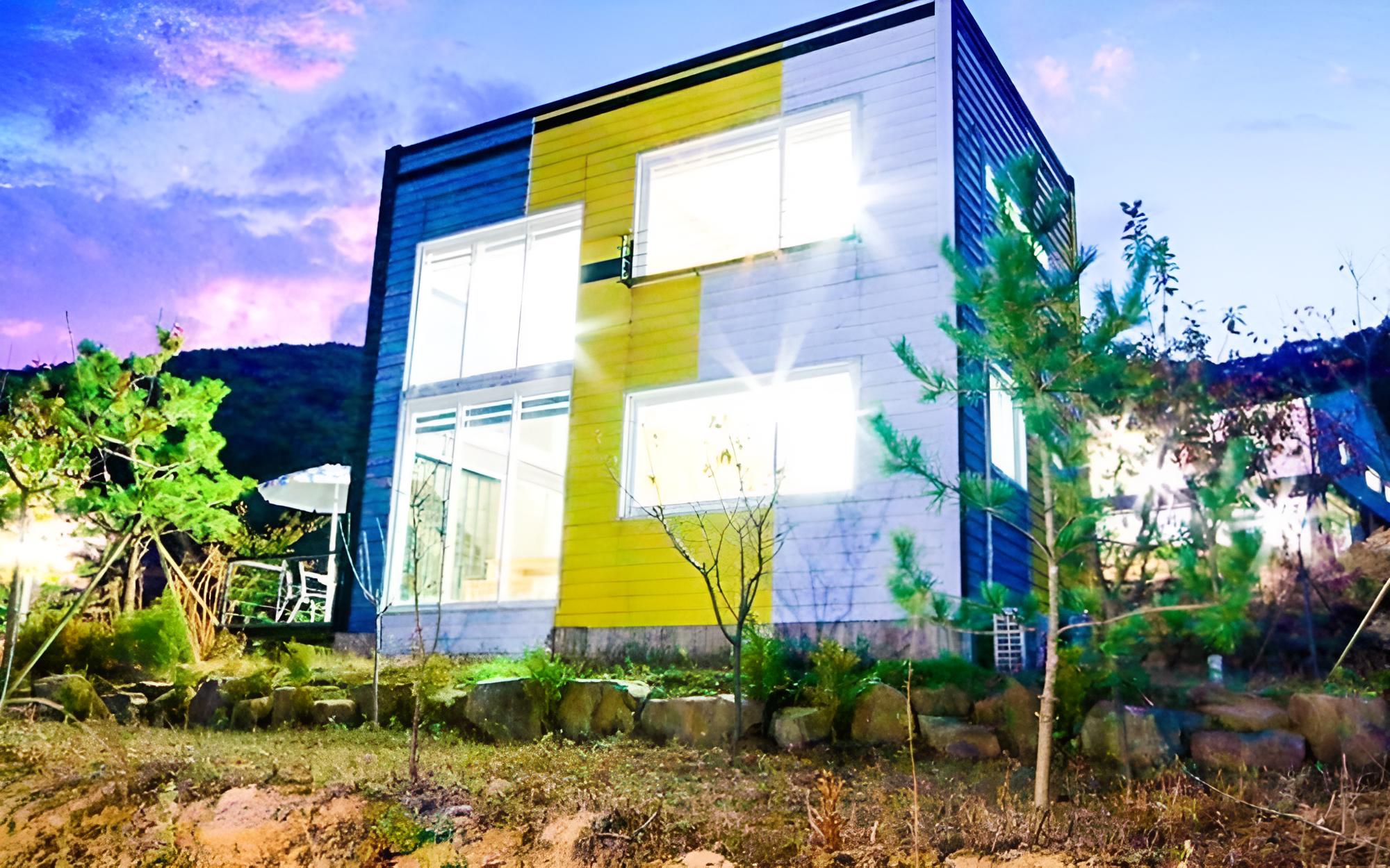 Room (Otter (Unshared House Duplex))