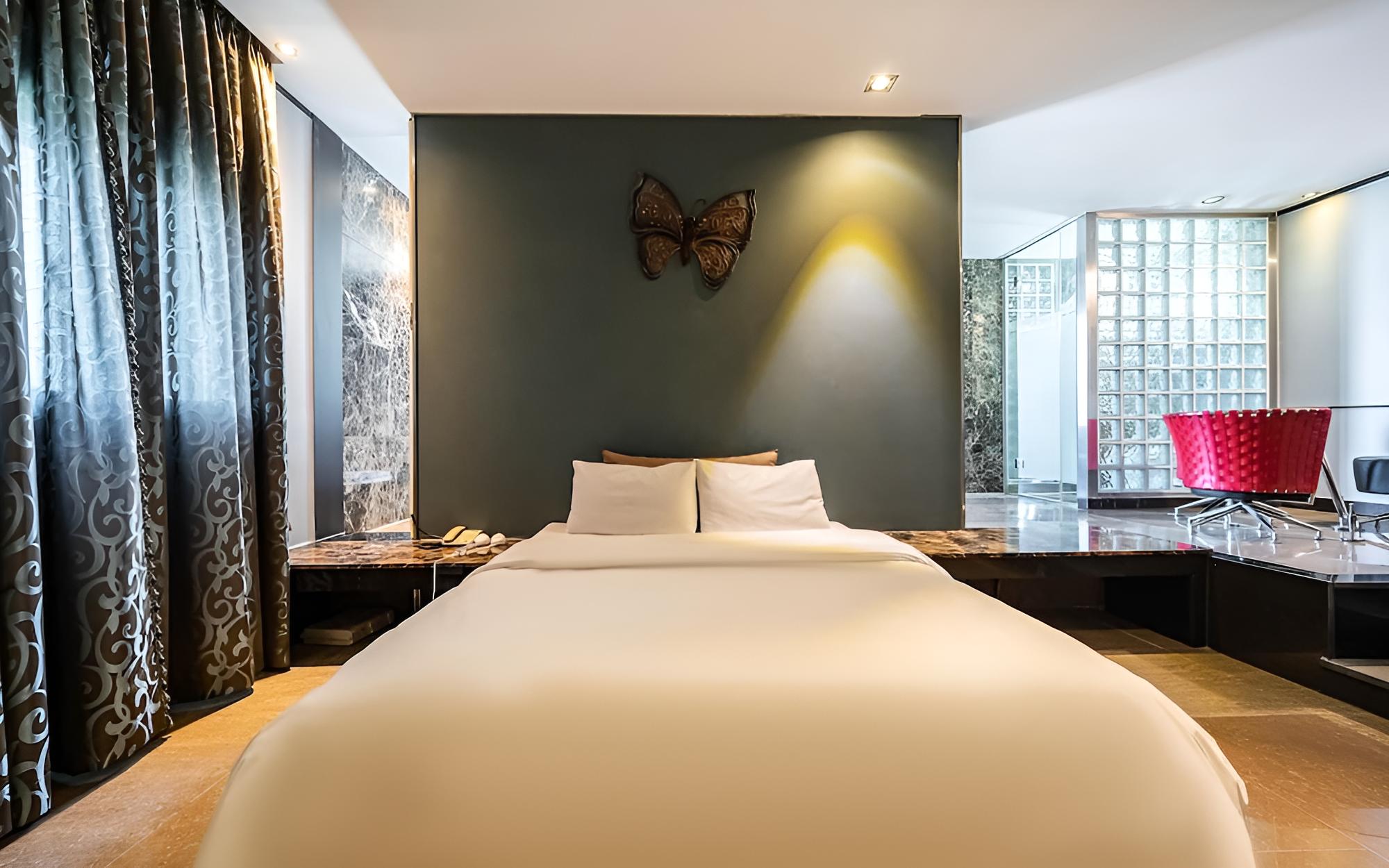 Room (VIP Suite No 1)