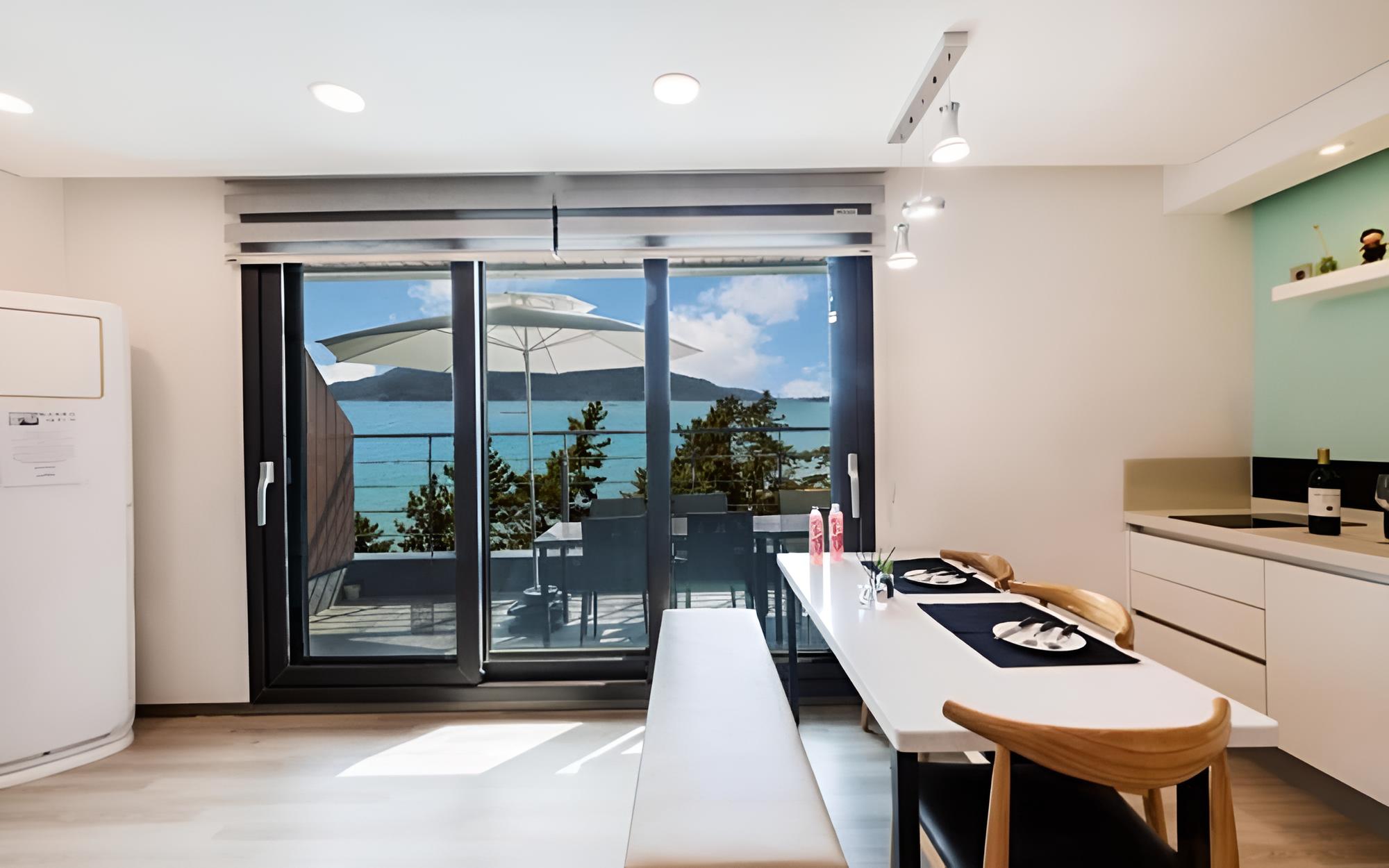 Room (Happy day (Ocean view))
