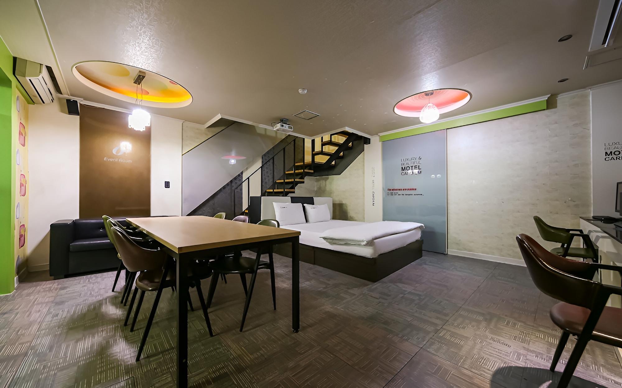 Room (Duplex two-bedroom)